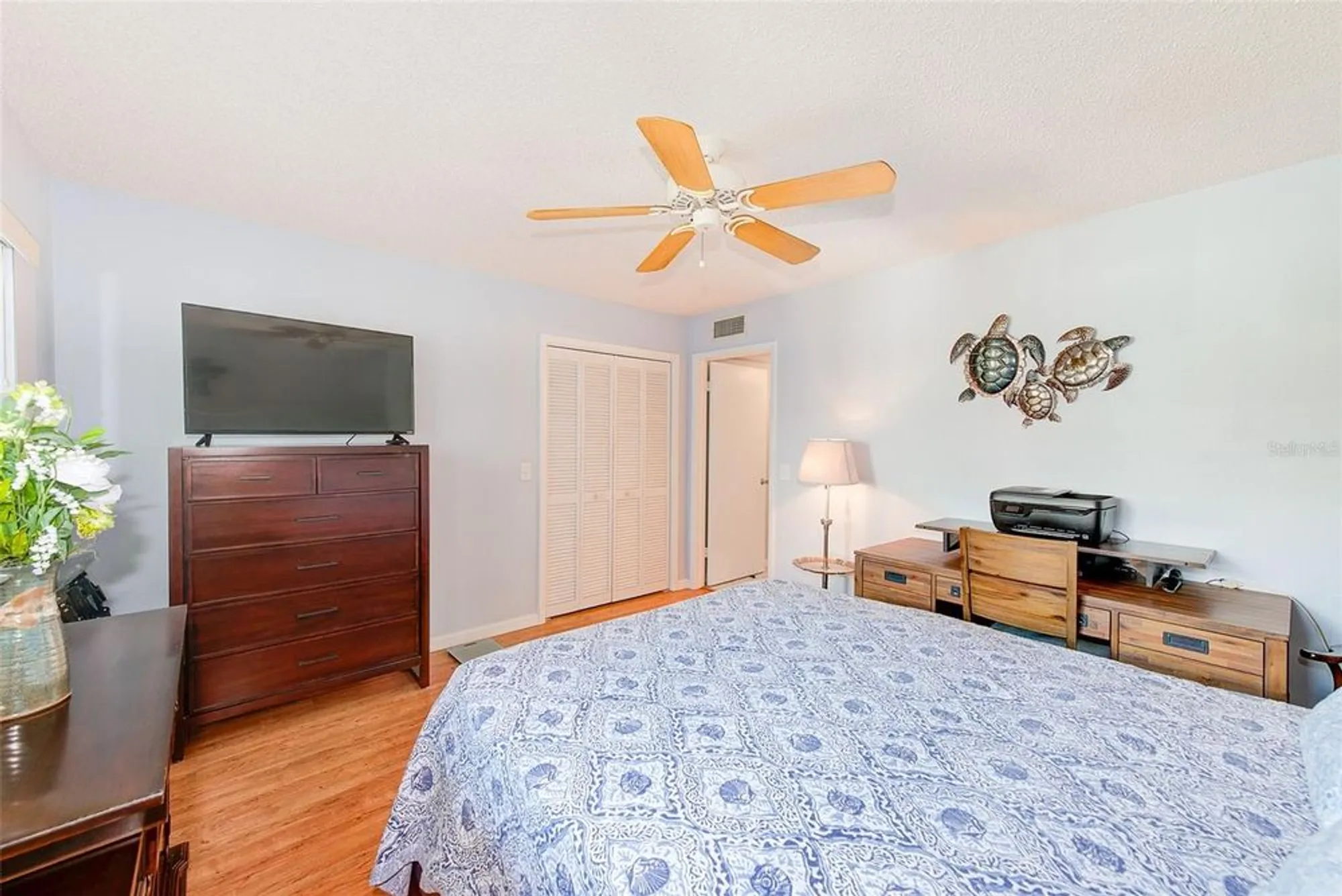 Property Slideshow image 18 of 43 | 2229 americus blvd 25, Clearwater, FL, 33763