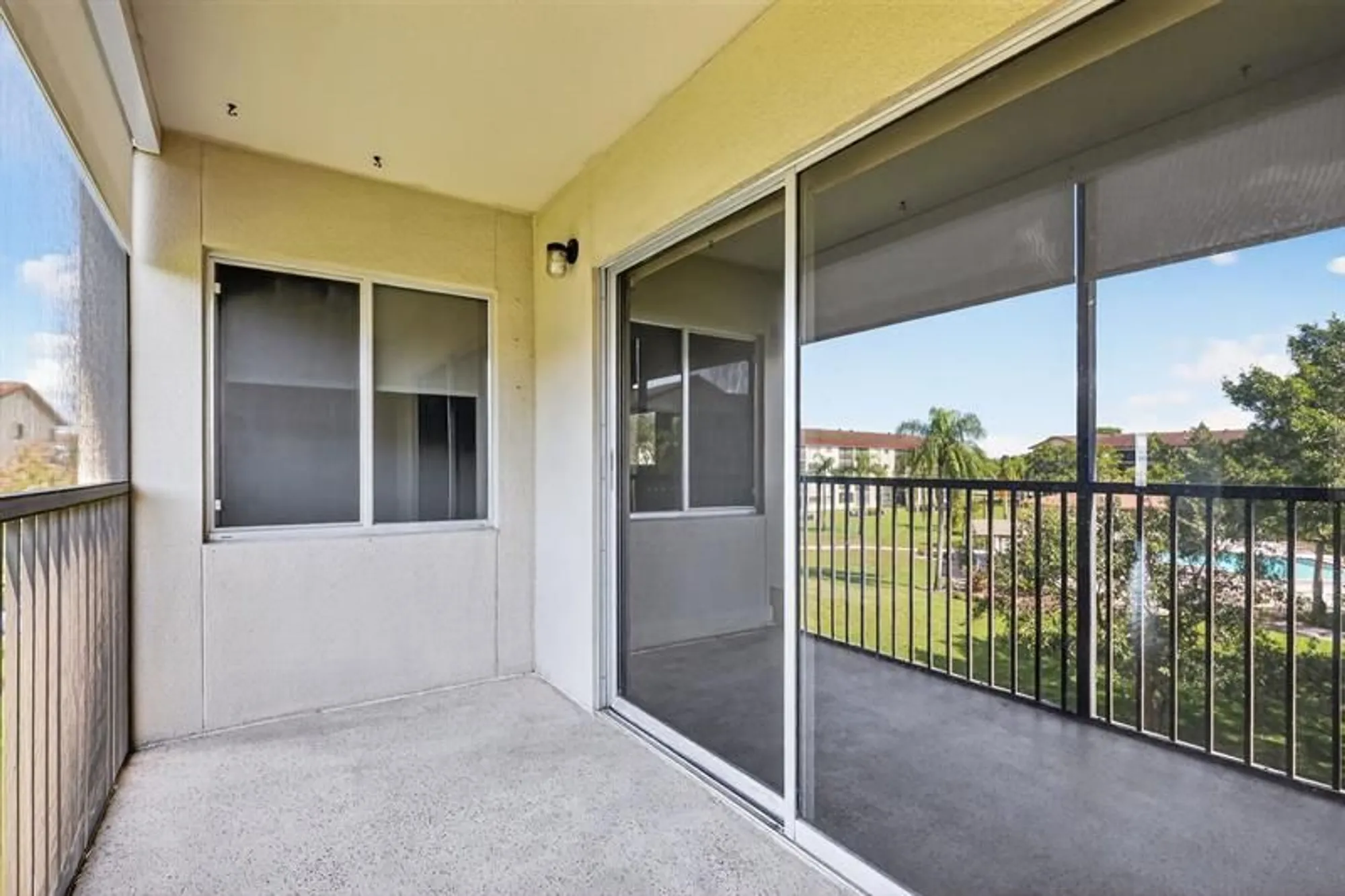 Property Slideshow image 9 of 39 | 1600 sw 127th way, Pembroke Pines, FL, 33027