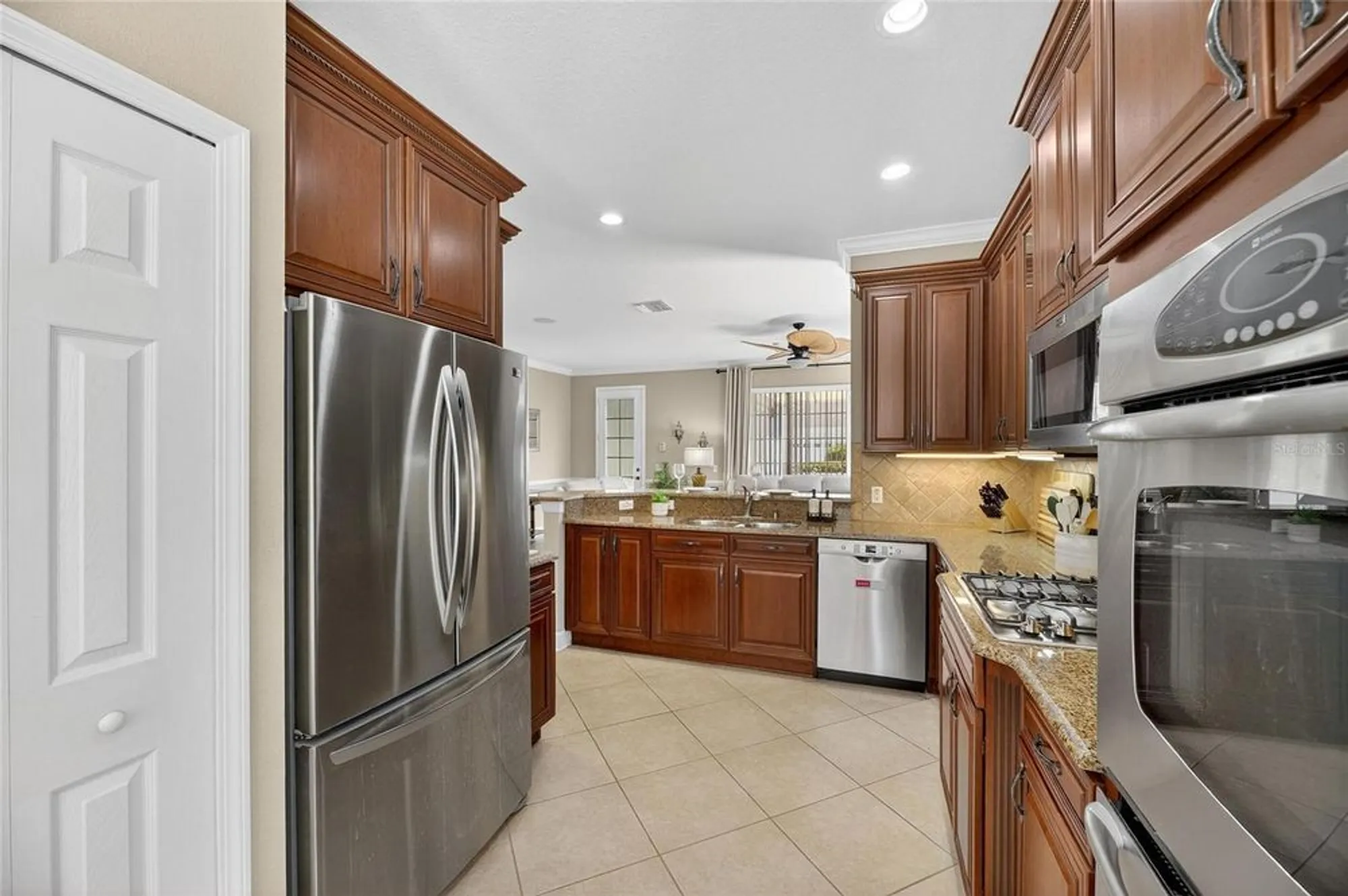 Property Slideshow image 38 of 85 | 5312 golden isles dr, Apollo Beach, FL, 33572