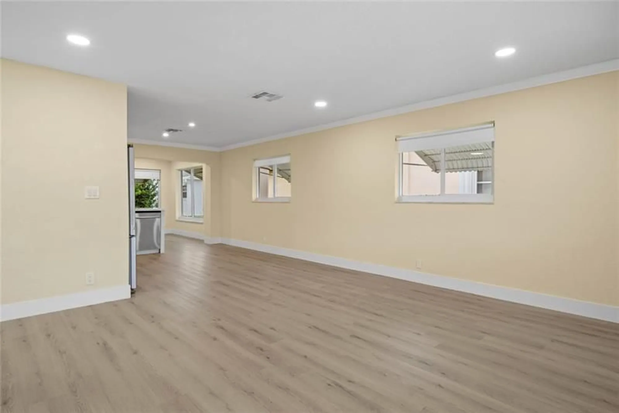 Property Slideshow image 12 of 31 | 4514 nw 49th dr, Tamarac, FL, 33319