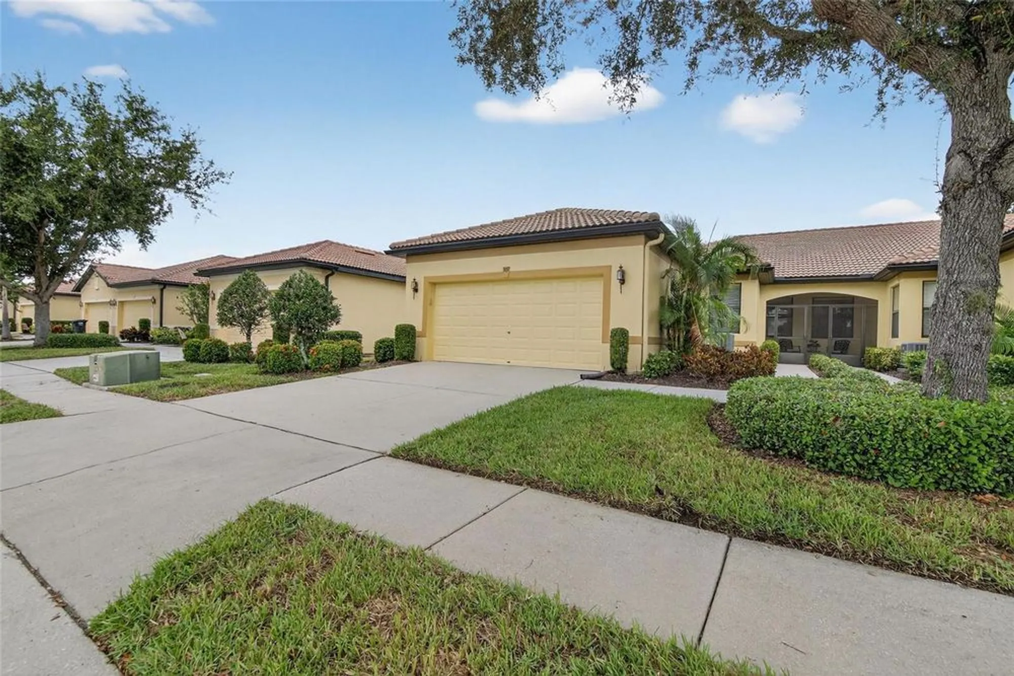 Property Slideshow image 57 of 58 | 307 bluewater falls ct, Apollo Beach, FL, 33572