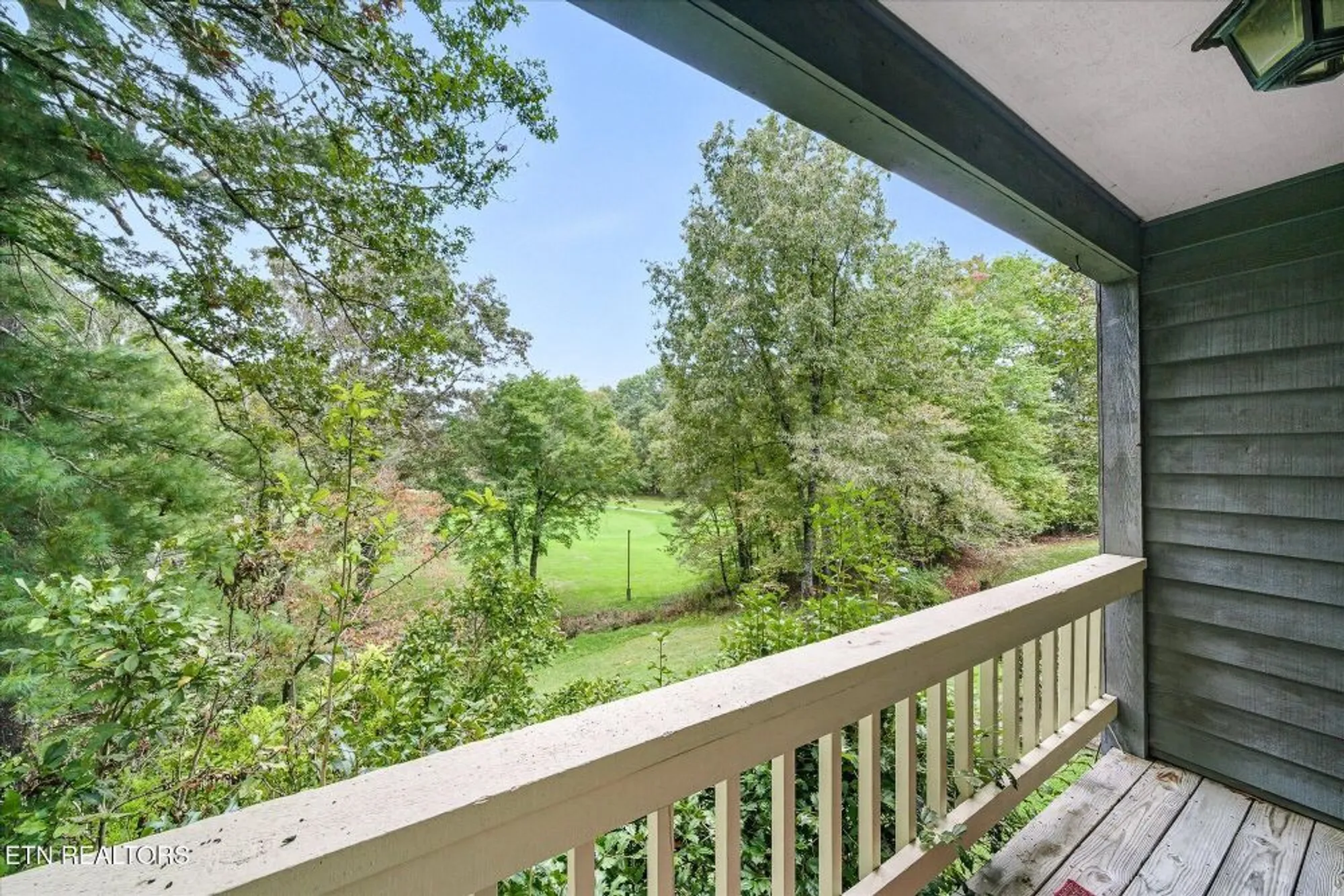 Property Slideshow image 22 of 44 | 34 beachwood ln, Crossville, TN, 38558