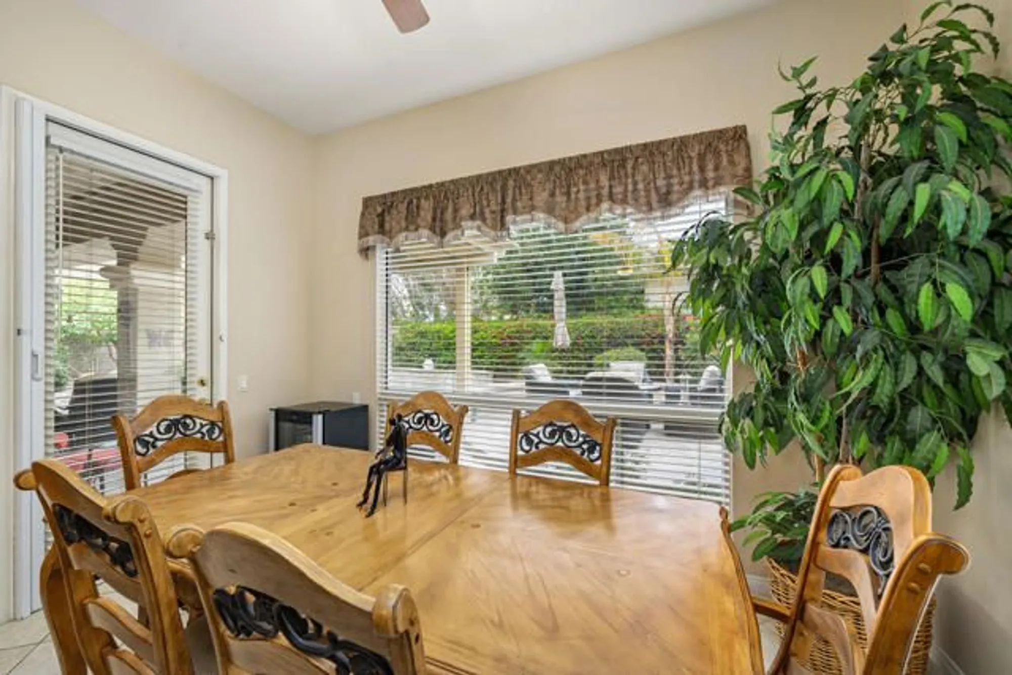 Property Slideshow image 15 of 47 | 35707 stonebriar dr, Palm Desert, CA, 92211