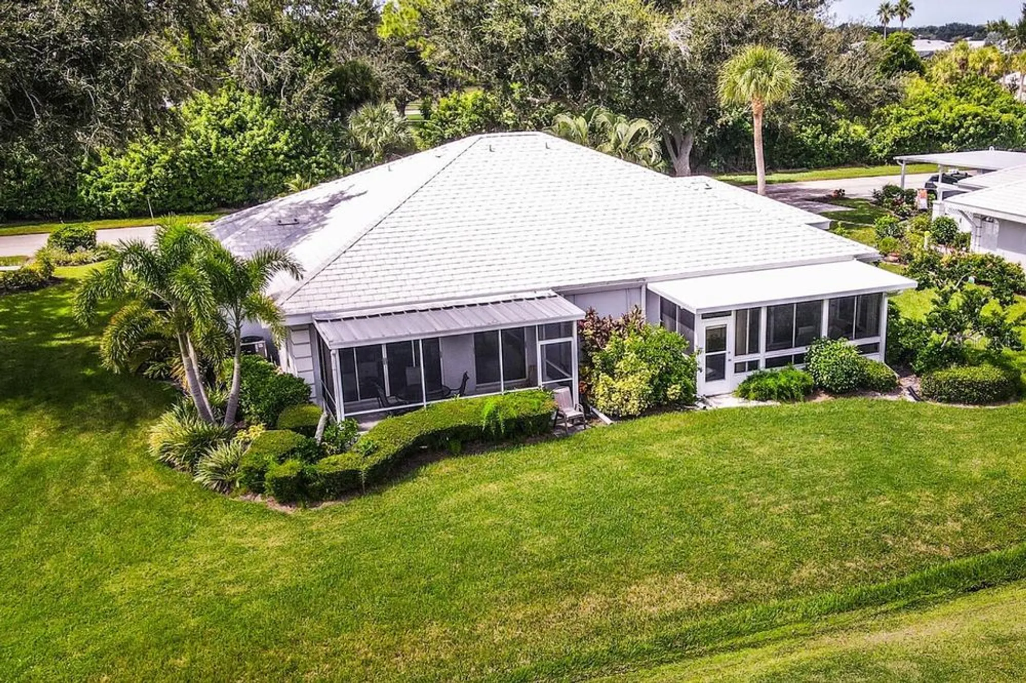 Property Slideshow image 37 of 63 | 208 cerromar way 26, Venice, FL, 34293