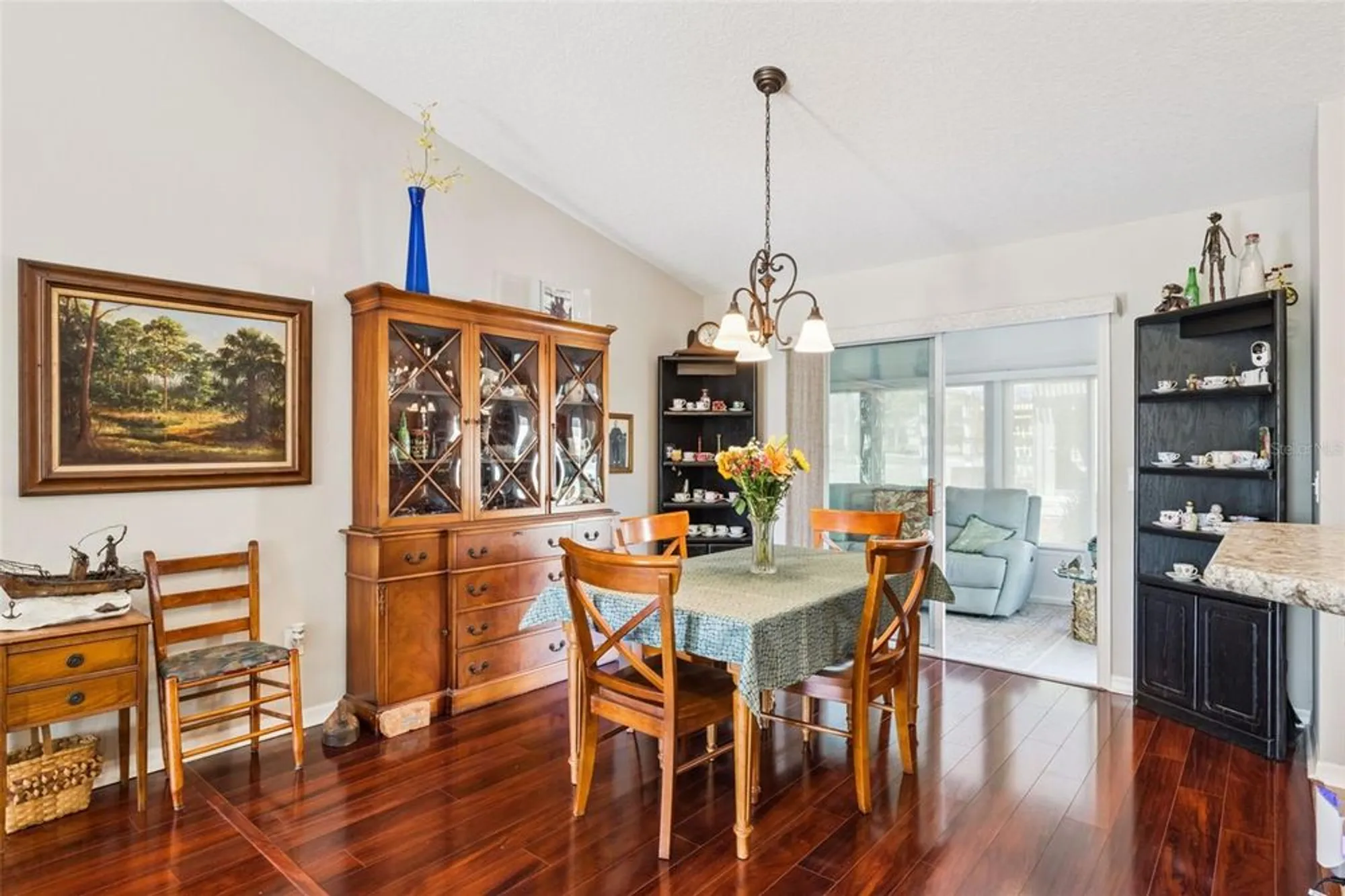 Property Slideshow image 21 of 75 | 909 abaco path, The Villages, FL, 32163