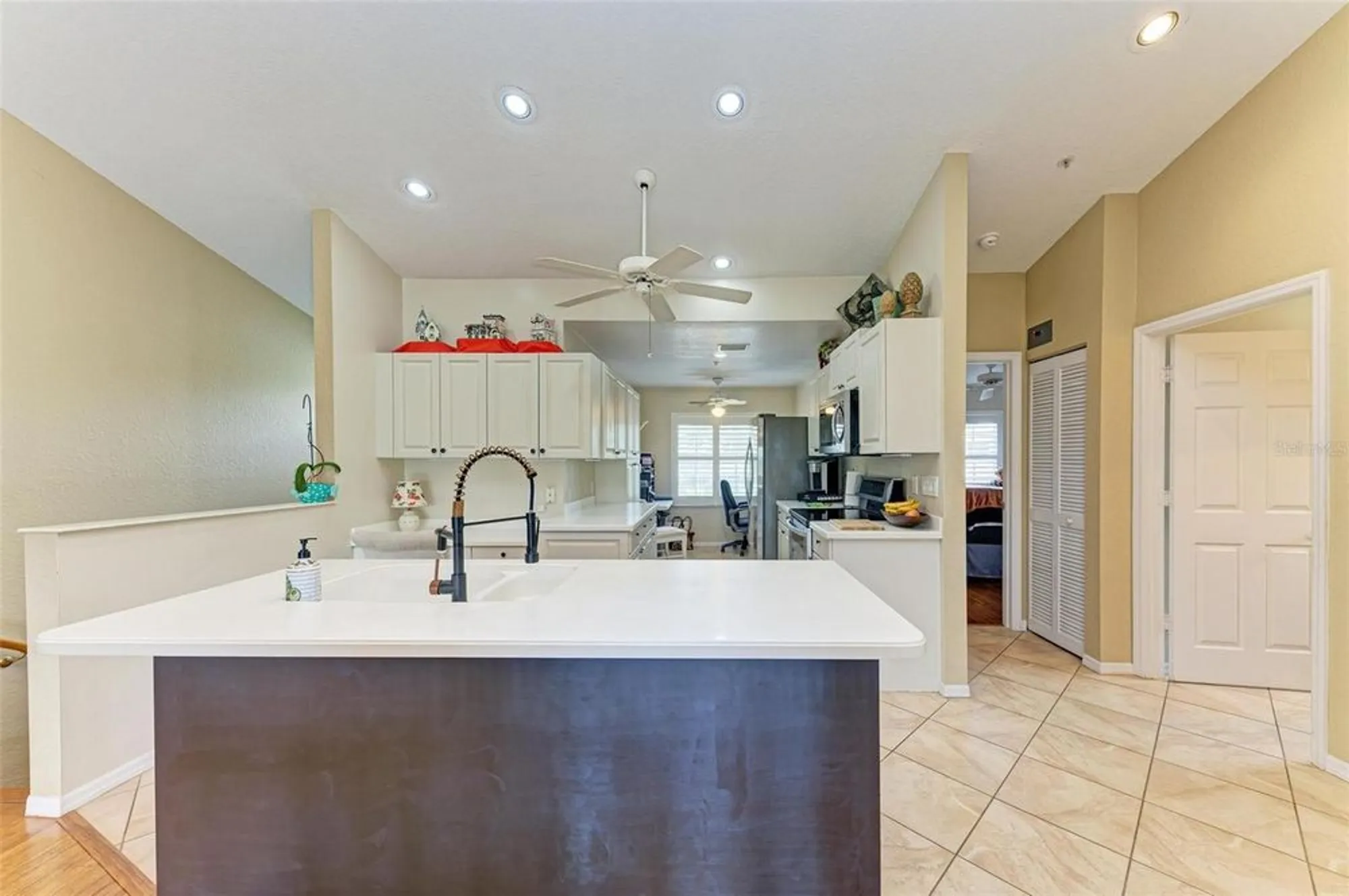 Property Slideshow image 11 of 35 | 6620 pineview ter, Bradenton, FL, 34203