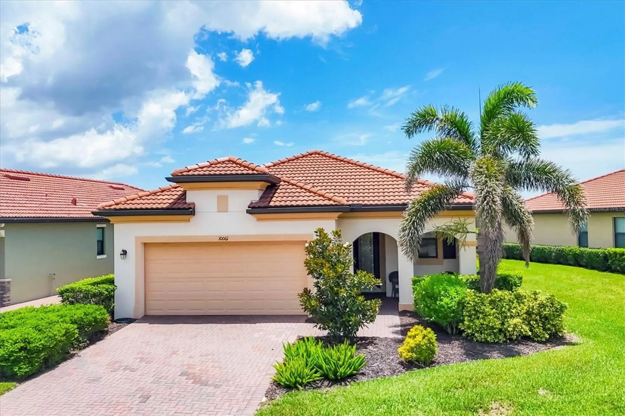 Property Slideshow image 1 of 100 | 10061 cozy grove dr, Venice, FL, 34293