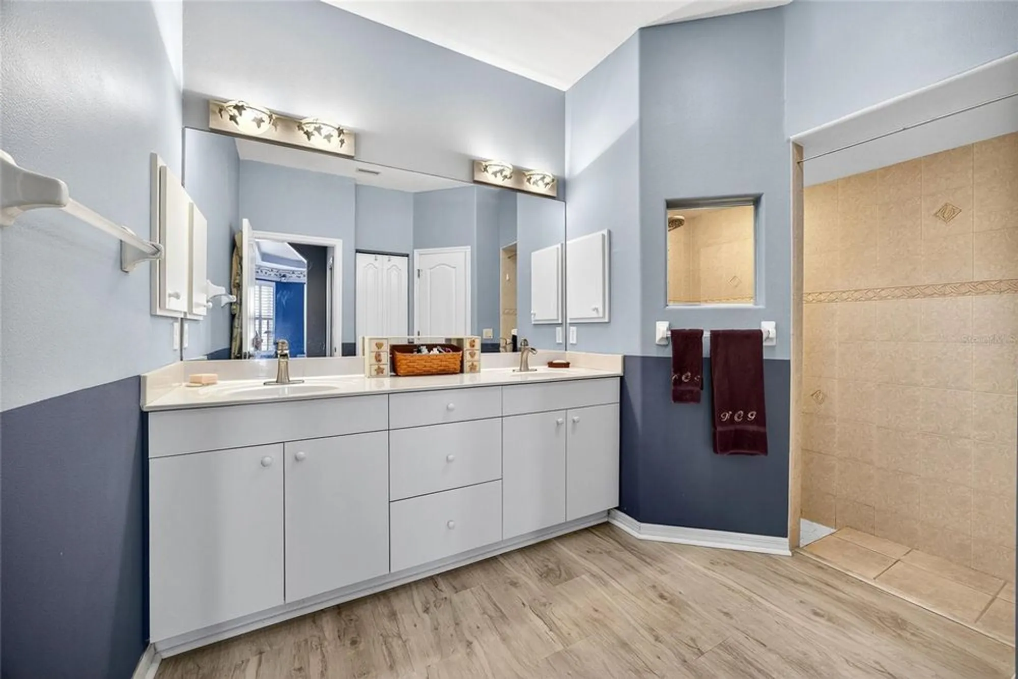 Property Slideshow image 17 of 54 | 5151 pine shadow ln, North Port, FL, 34287