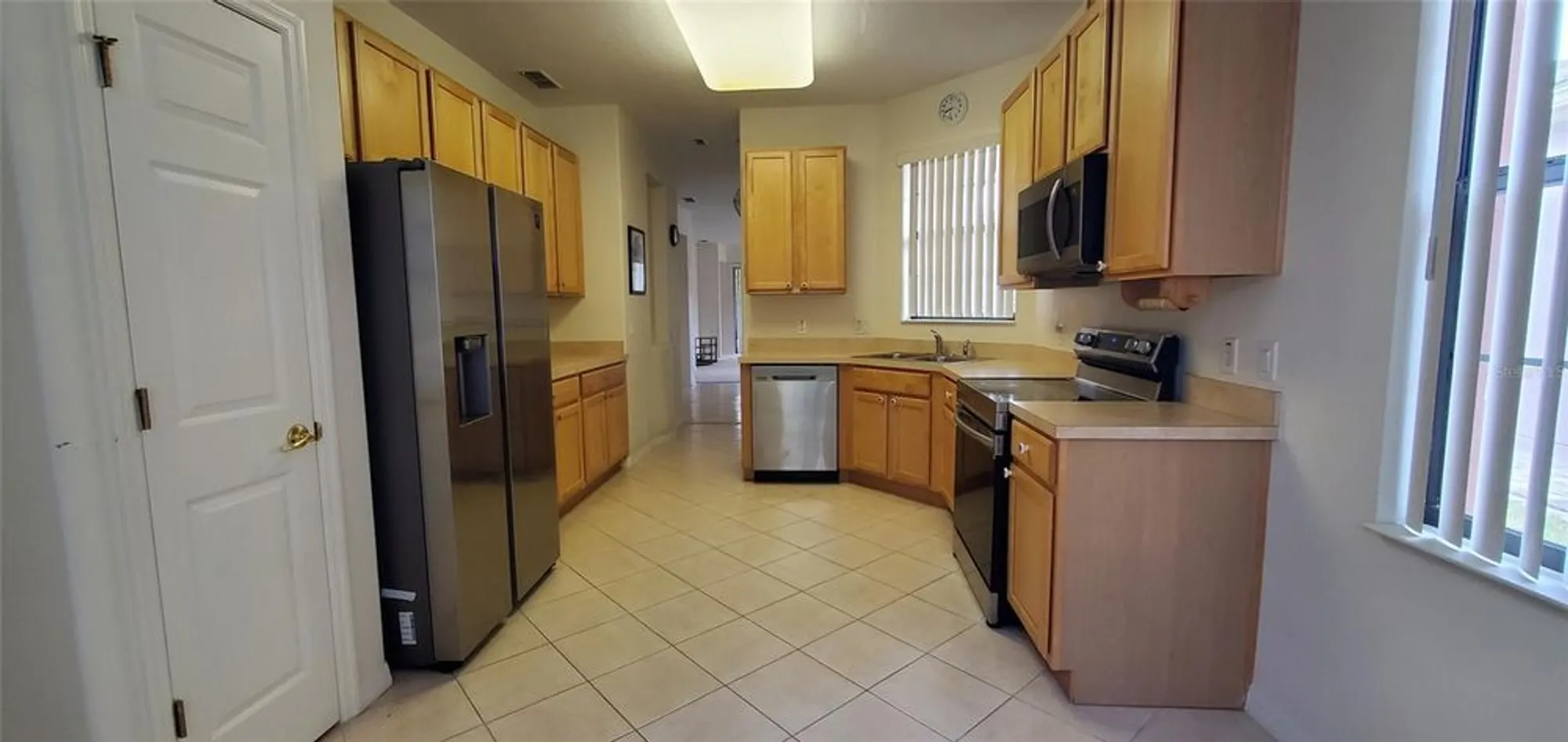 Property Slideshow image 12 of 24 | 836 grand canal dr, Kissimmee, FL, 34759