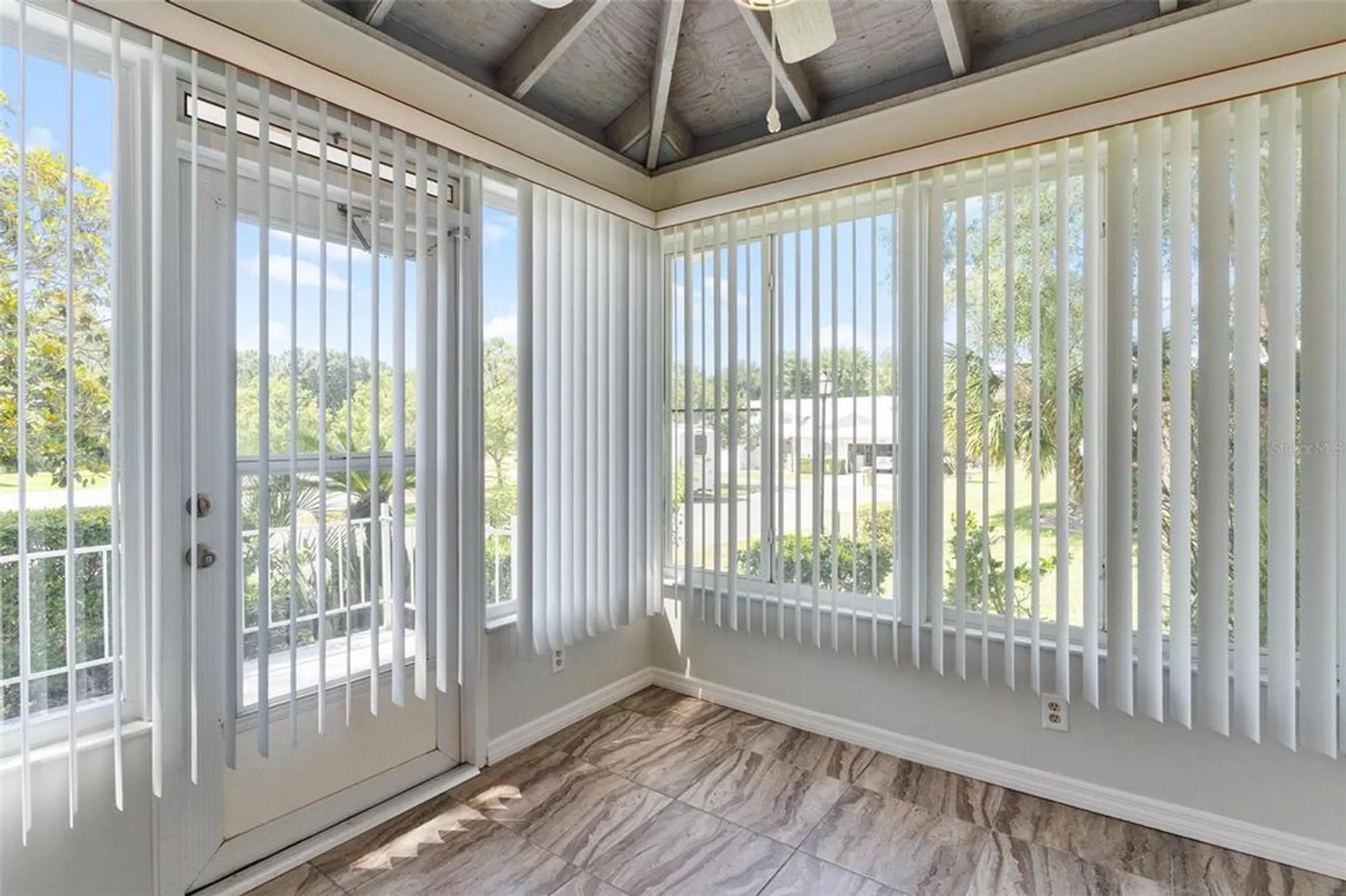 Property Slideshow image 39 of 49 | 26030 newcombe cir, Leesburg, FL, 34748