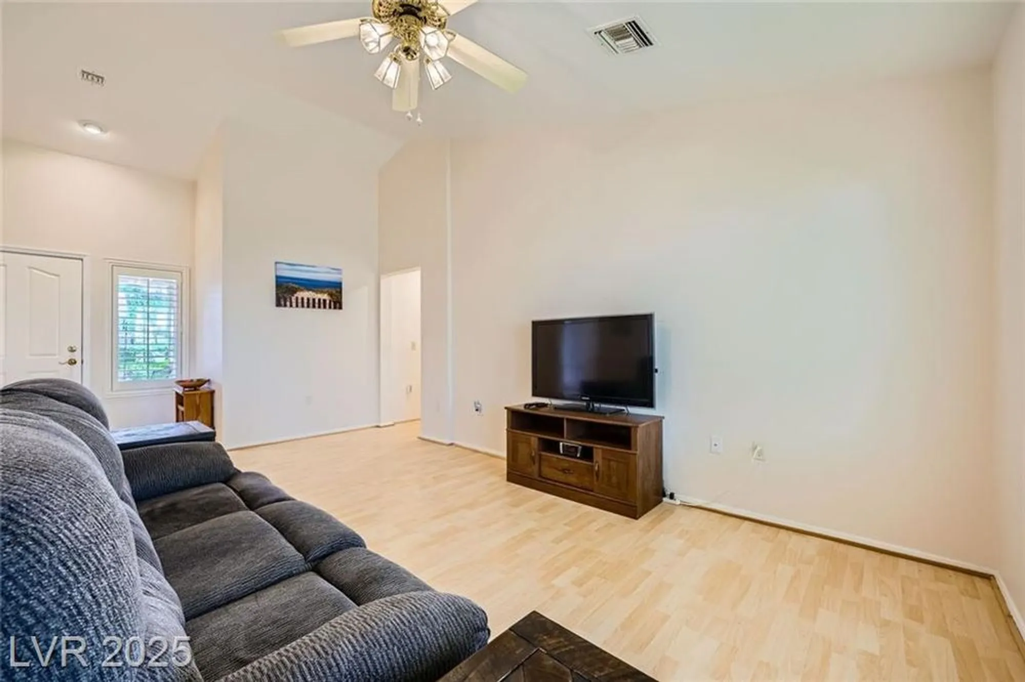 Property Slideshow image 11 of 53 | 9024 starmount dr, Las Vegas, NV, 89134