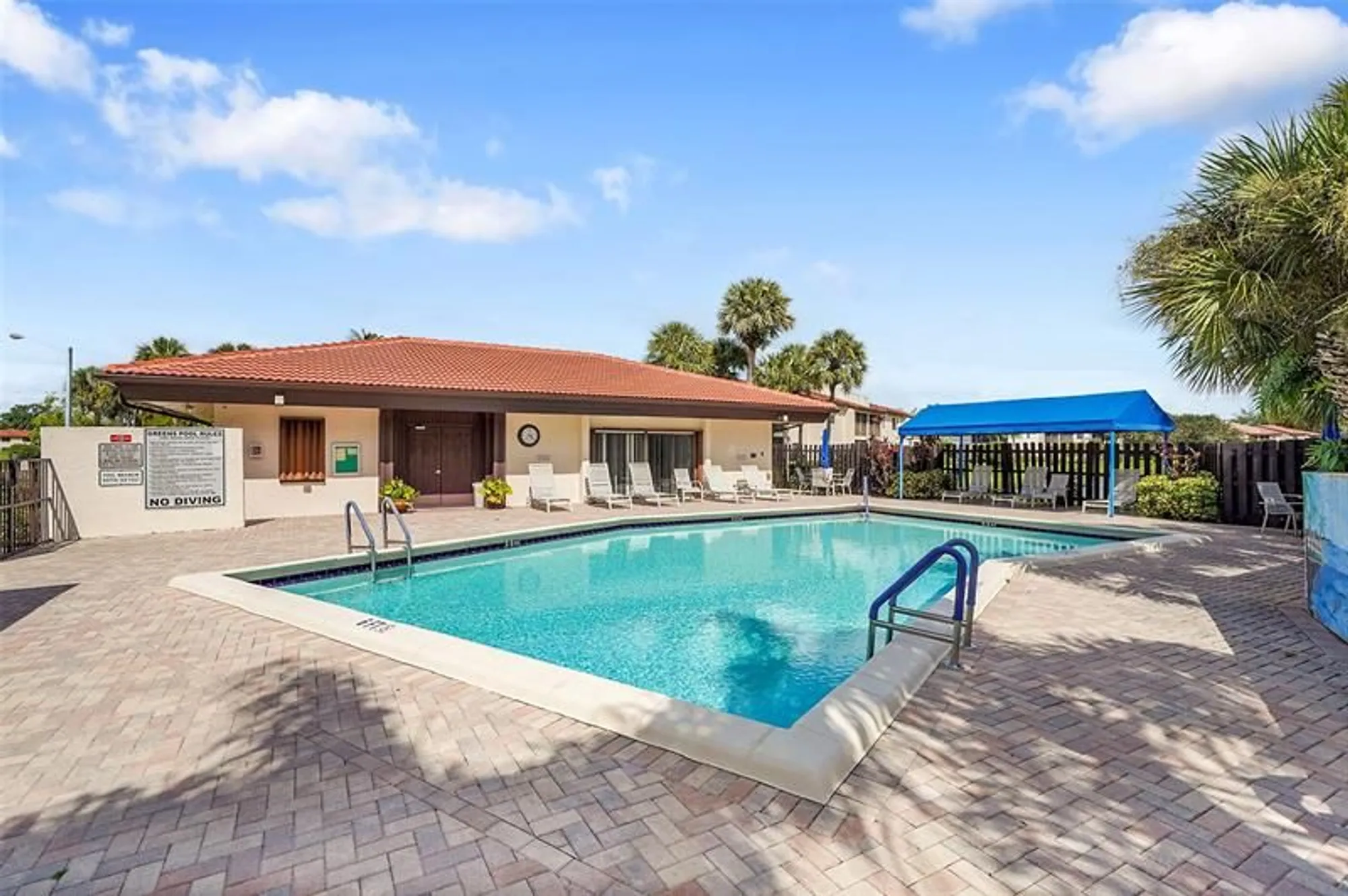 Property Slideshow image 45 of 52 | 7951 eastlake dr d, Boca Raton, FL, 33433