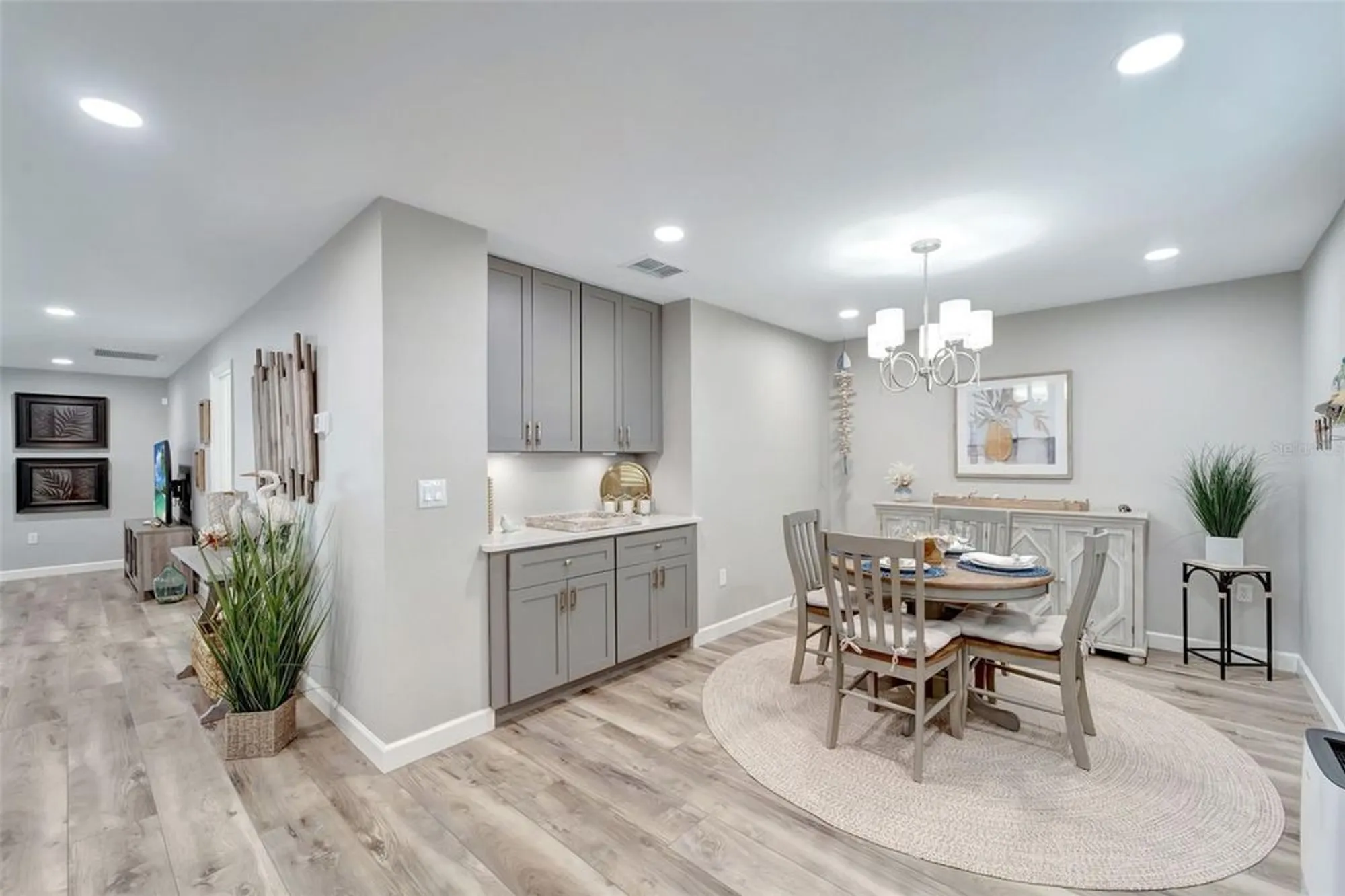 Property Slideshow image 5 of 36 | 3546 auburn ct 240, Sarasota, FL, 34231