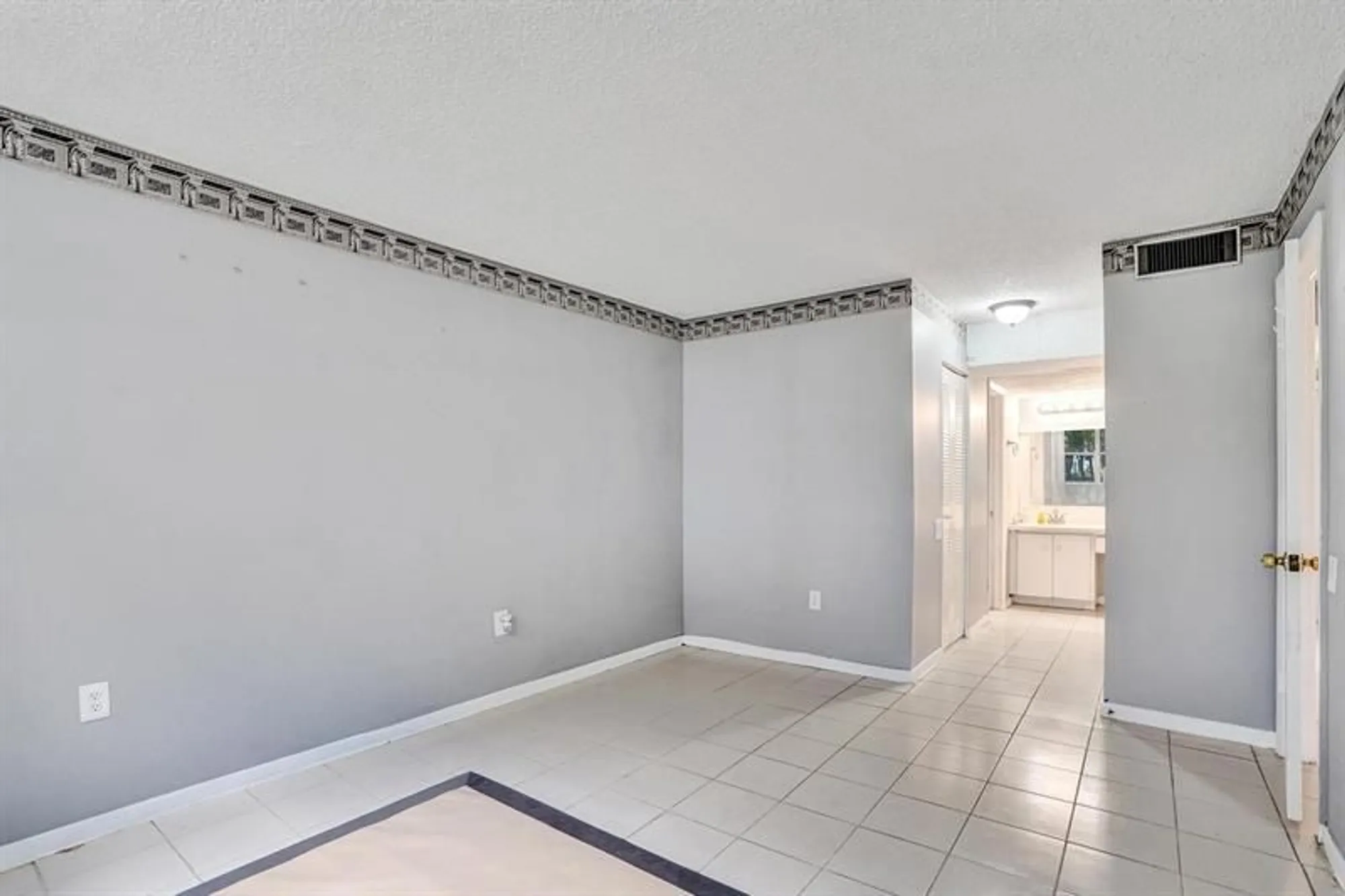 Property Slideshow image 17 of 31 | 9201 lime bay blvd apt 114, Tamarac, FL, 33321