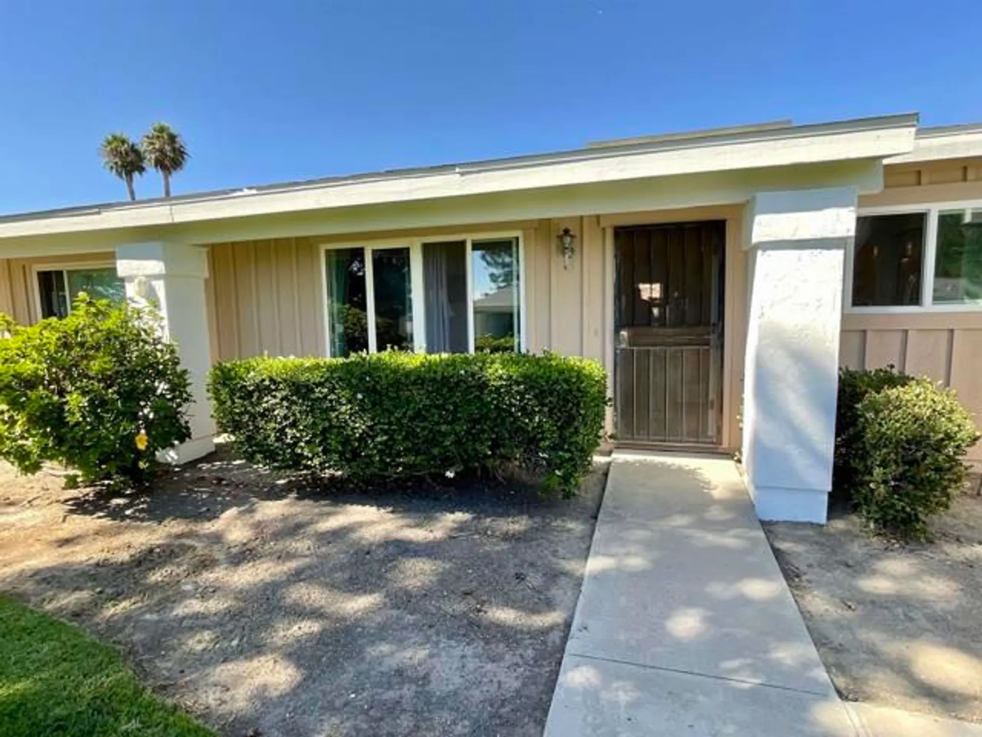 Property Slideshow image 4 of 39 | 3631 brandywine st, Oceanside, CA, 92057