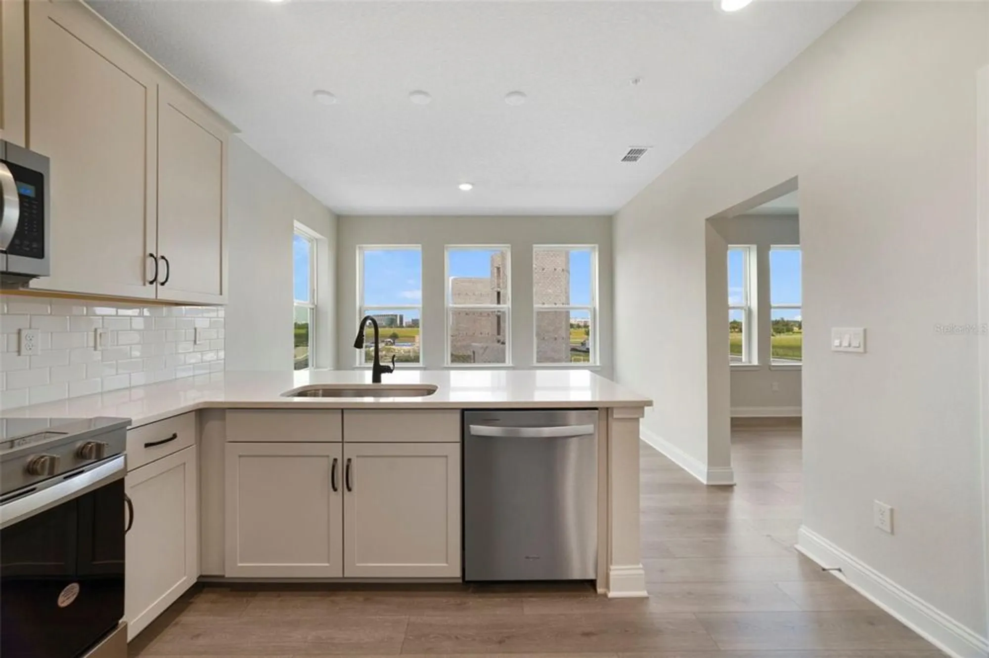 Property Slideshow image 4 of 35 | 7545 laureate blvd unit 7202, Orlando, FL, 32827