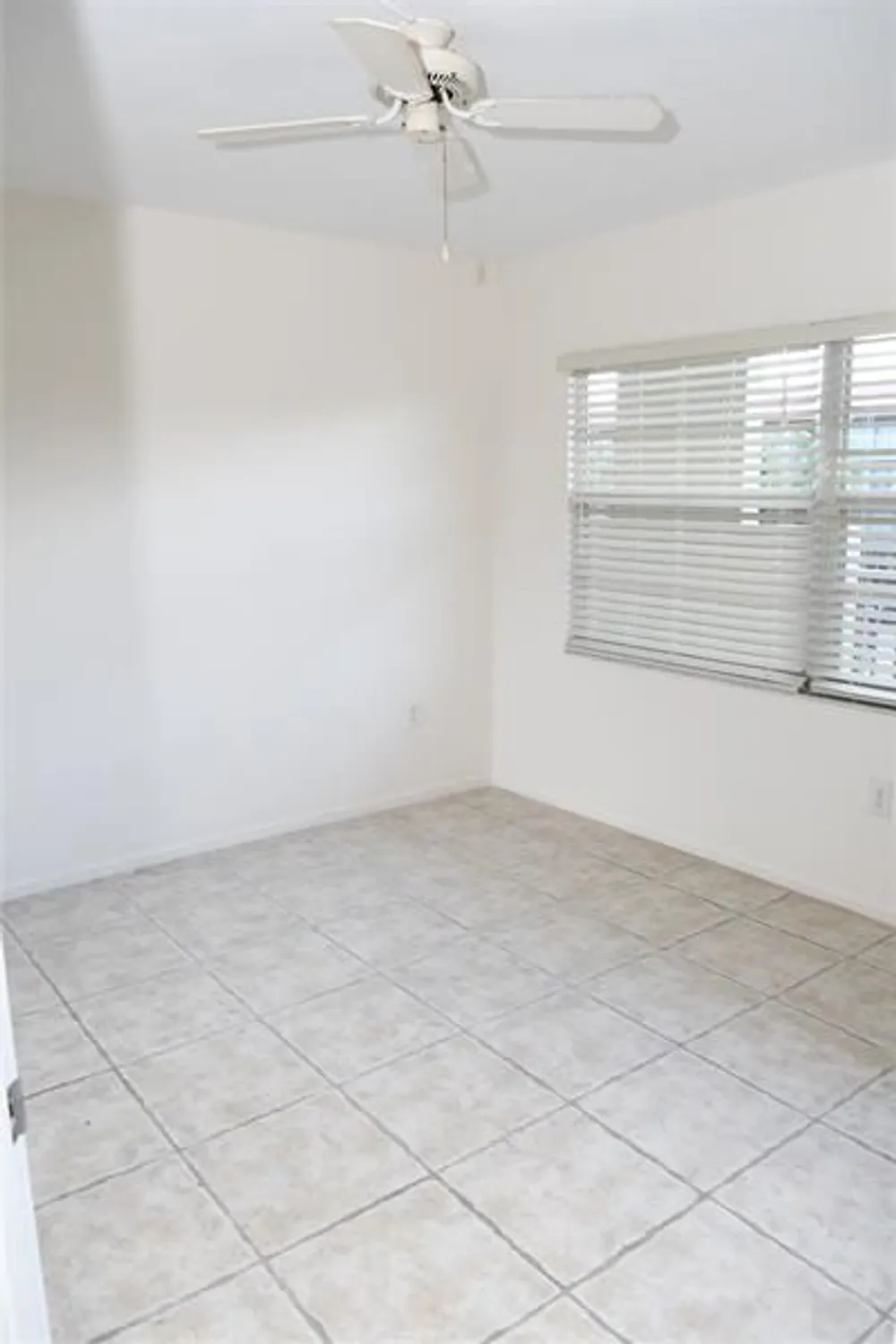Property Slideshow image 7 of 26 | 1501 sw 131st way apt 304, Pembroke Pines, FL, 33027