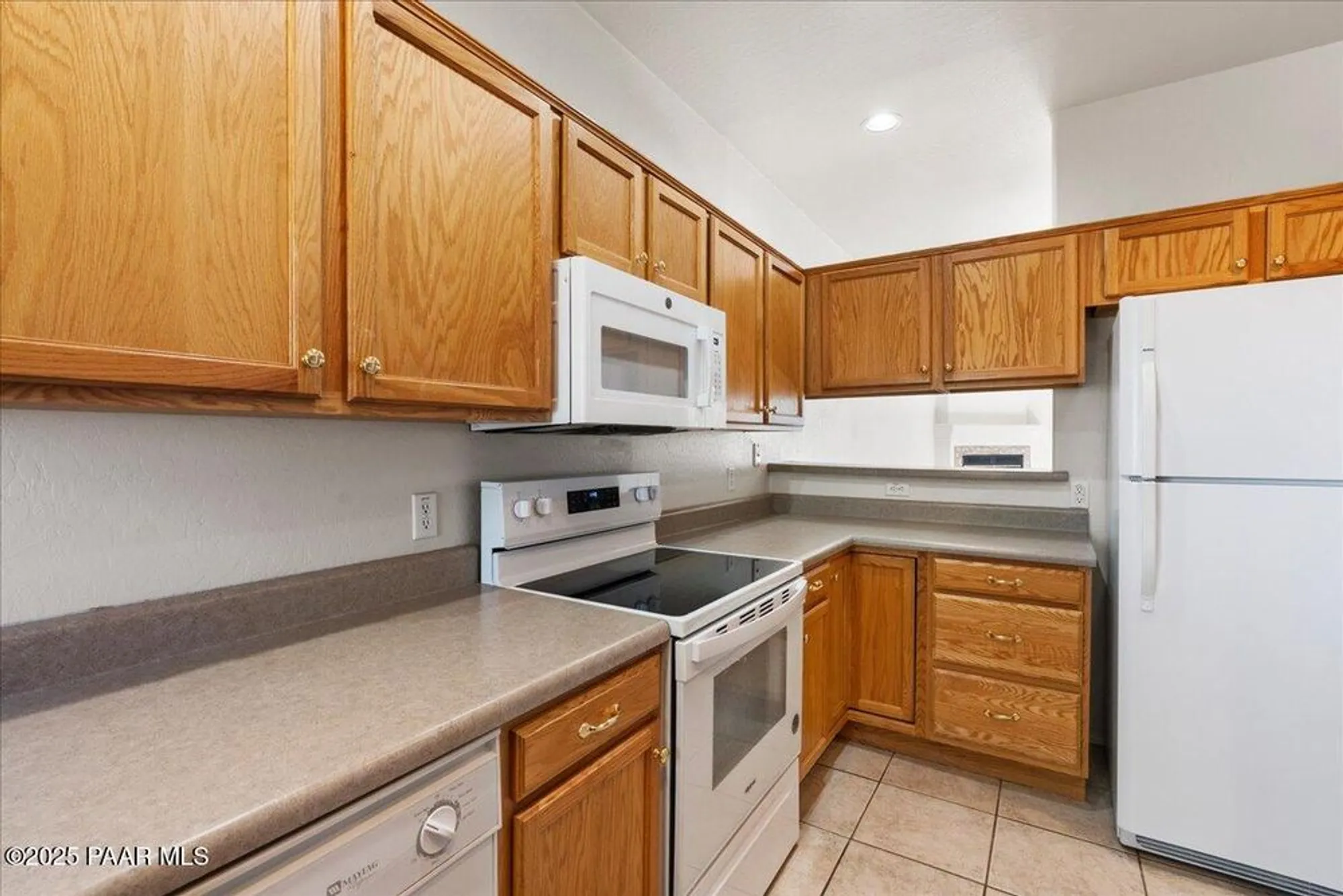 Property Slideshow image 7 of 18 | 4968 summit cir, Prescott, AZ, 86301