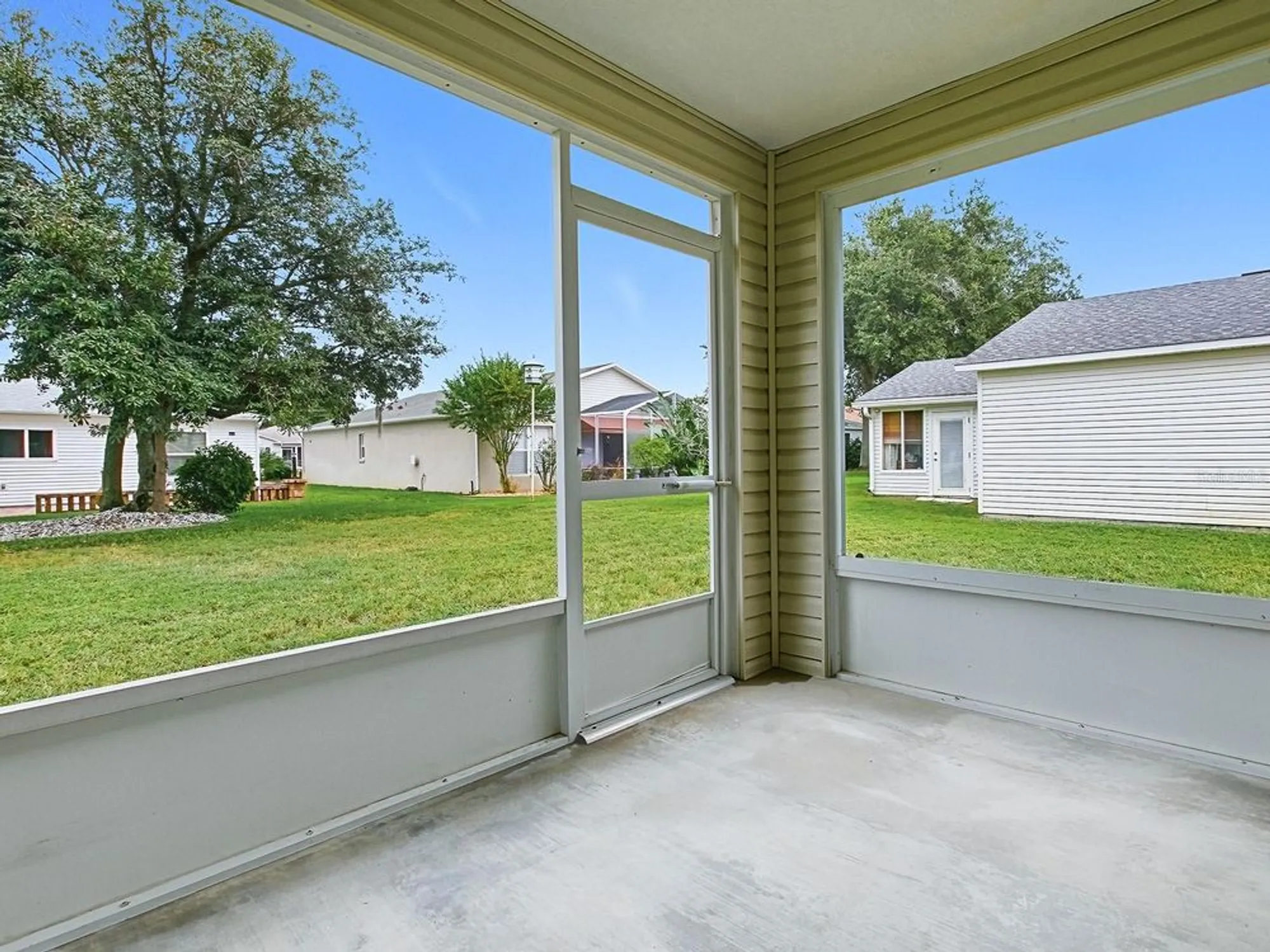 Property Slideshow image 36 of 41 | 231 bentwood dr, Leesburg, FL, 34748