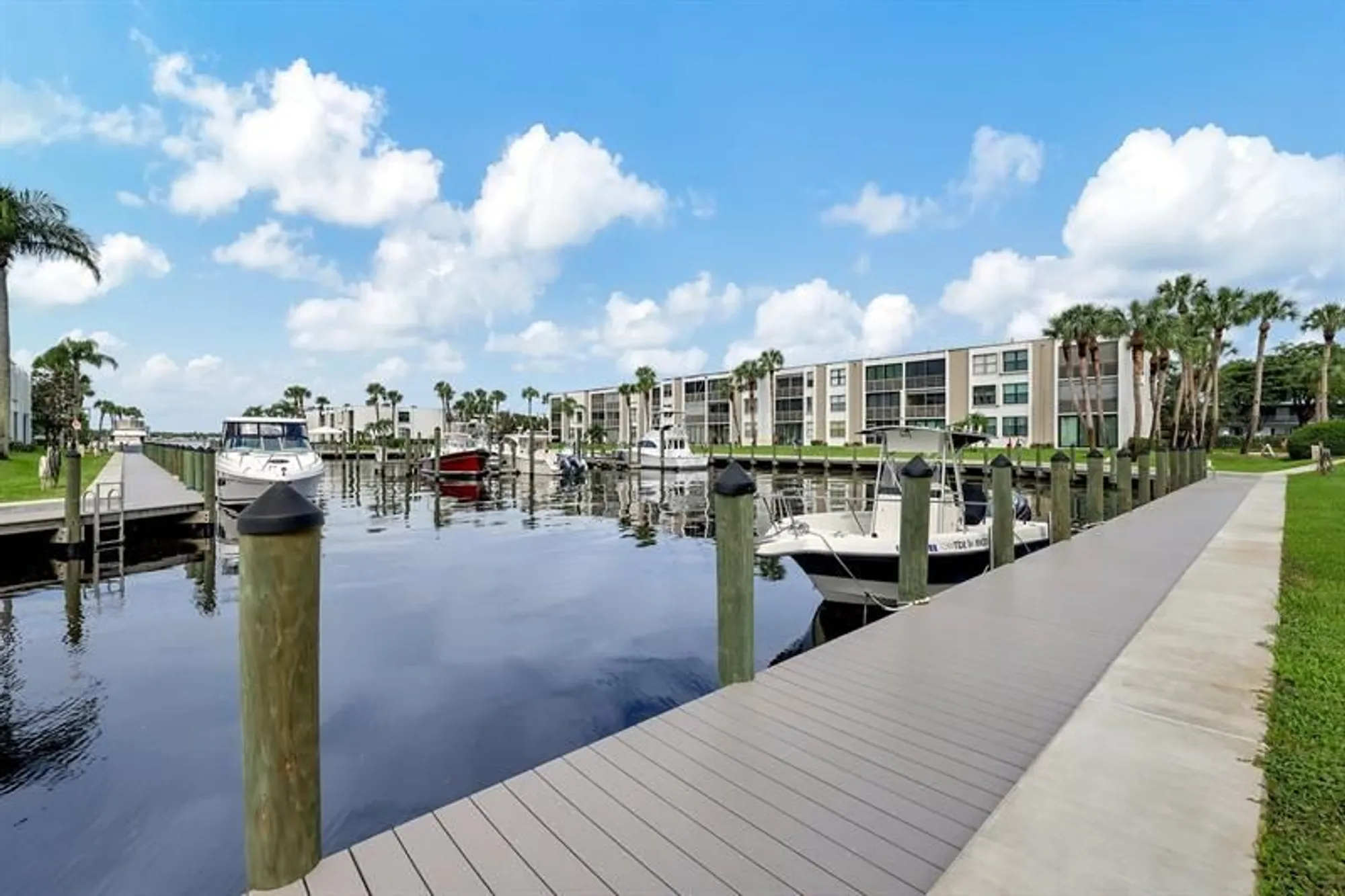 Property Slideshow image 12 of 14 | 1950 sw palm city rd 5104, Stuart, FL, 34994