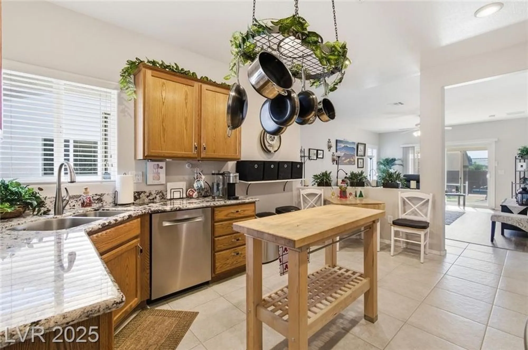 Property Slideshow image 10 of 19 | 3525 herring gull ln, North Las Vegas, NV, 89084