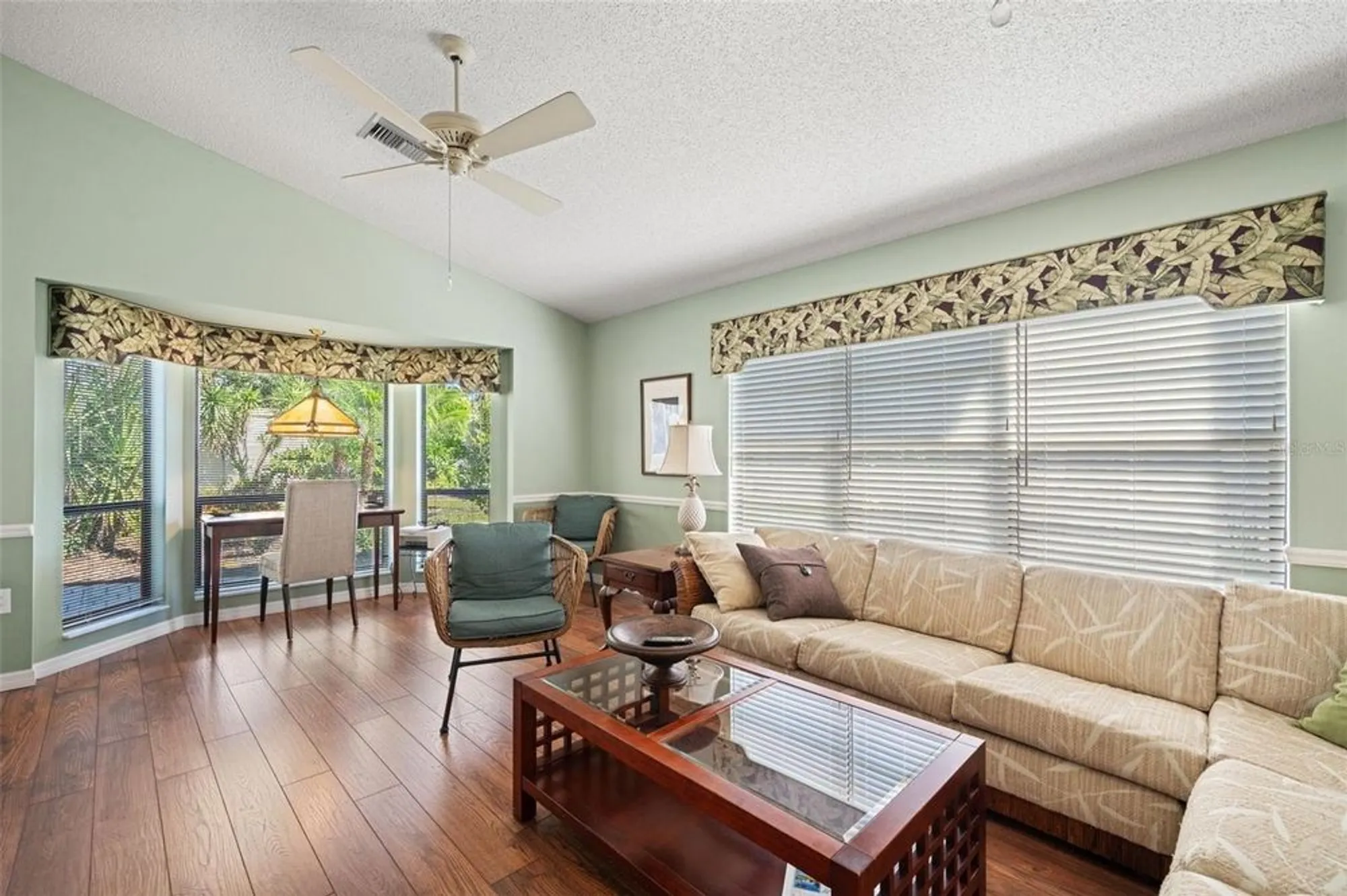 Property Slideshow image 21 of 77 | 2647 royal ridge dr, Spring Hill, FL, 34606