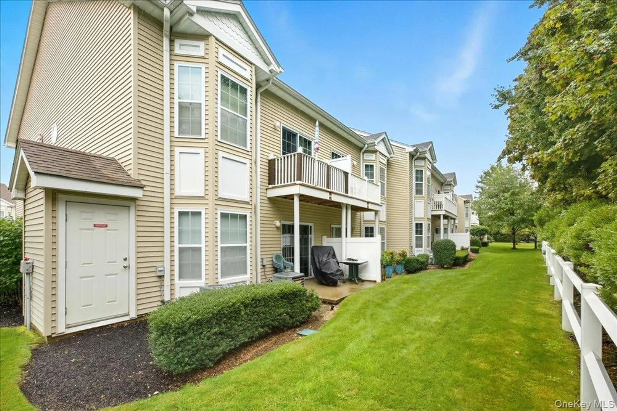 Property Slideshow image 36 of 36 | 133 spring dr # 133, East Meadow, NY, 11554
