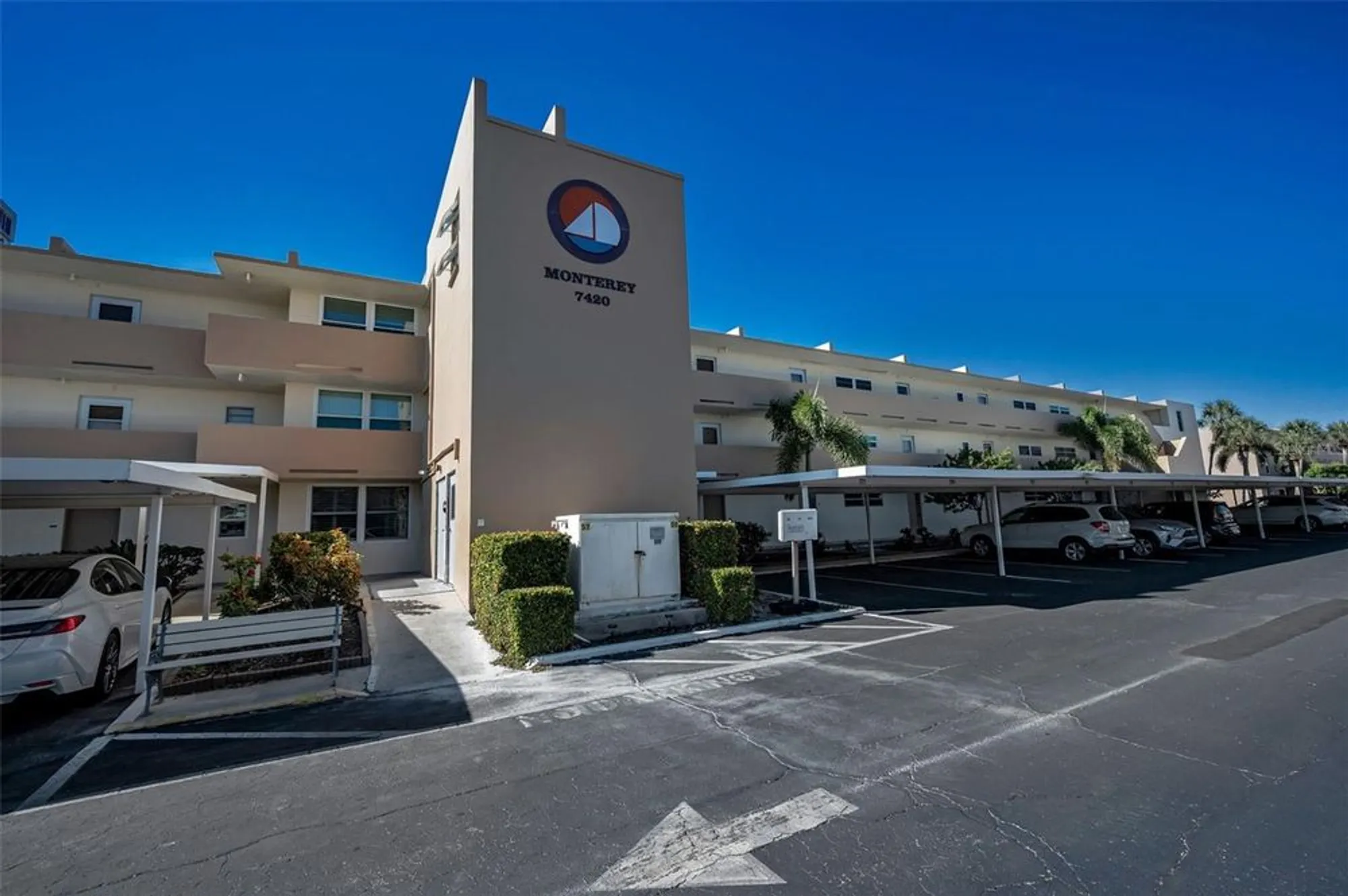 Property Slideshow image 37 of 75 | 7420 bay island dr 374, South Pasadena, FL, 33707