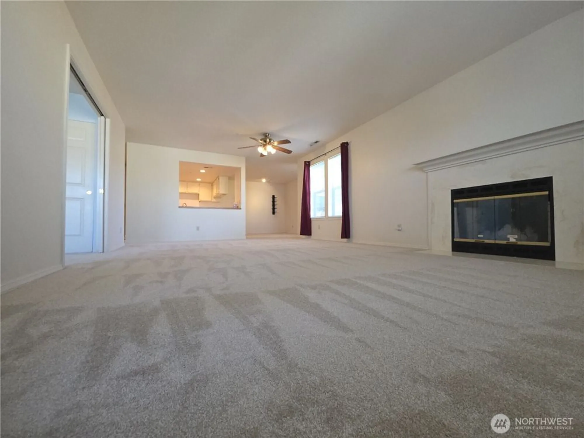 Property Slideshow image 28 of 40 | 3935 226th pl 313, Issaquah, WA, 98029