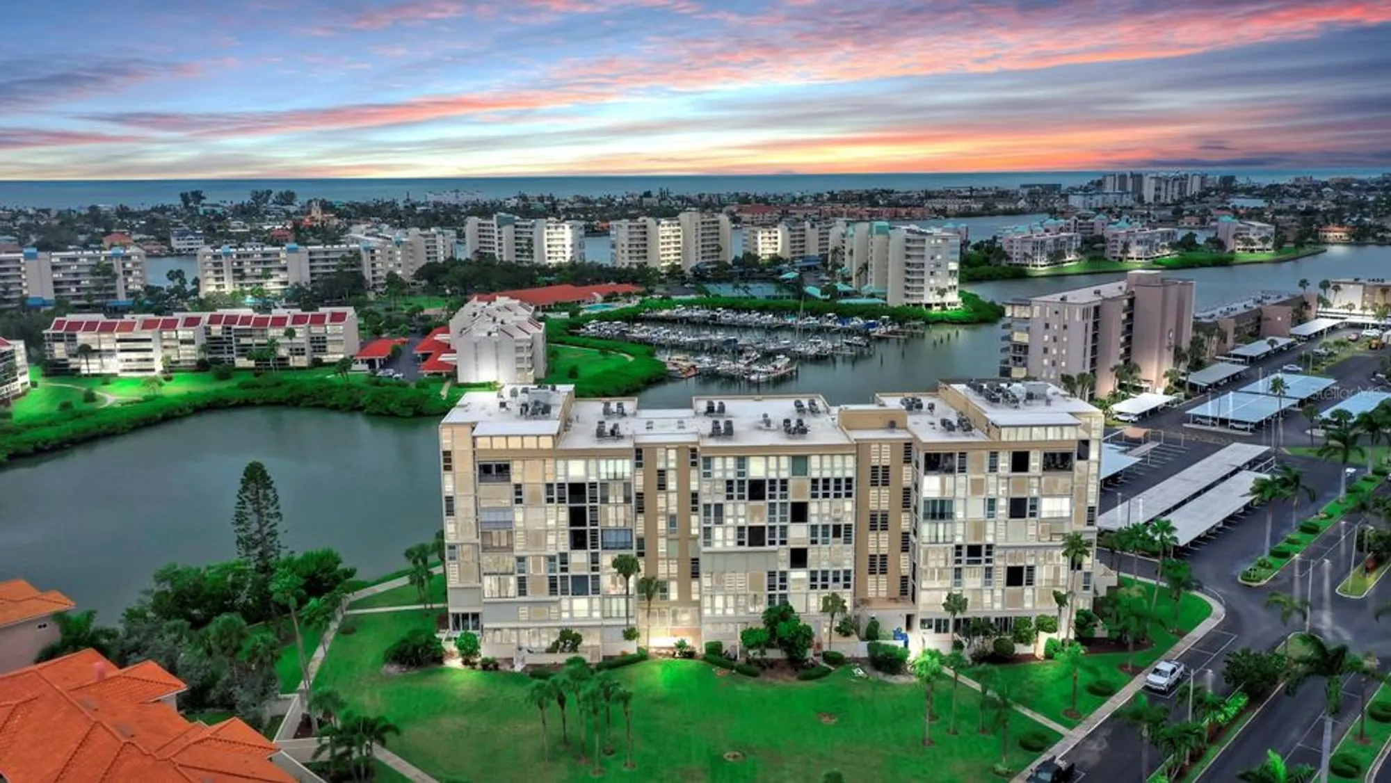 Property Slideshow image 1 of 58 | 7400 sun island dr 105, South Pasadena, FL, 33707