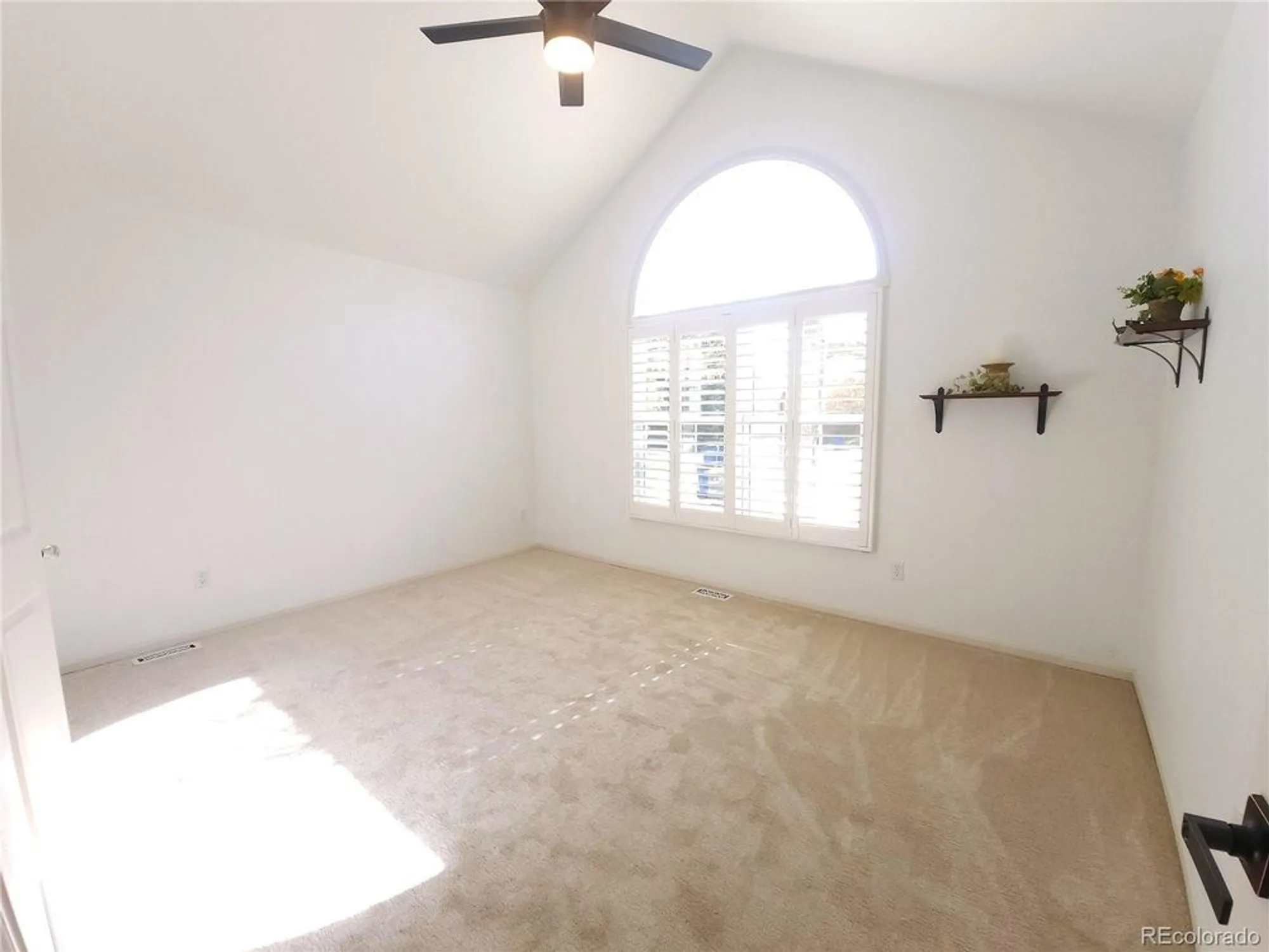 Property Slideshow image 13 of 31 | 4927 greenwich way, Highlands Ranch, CO, 80130