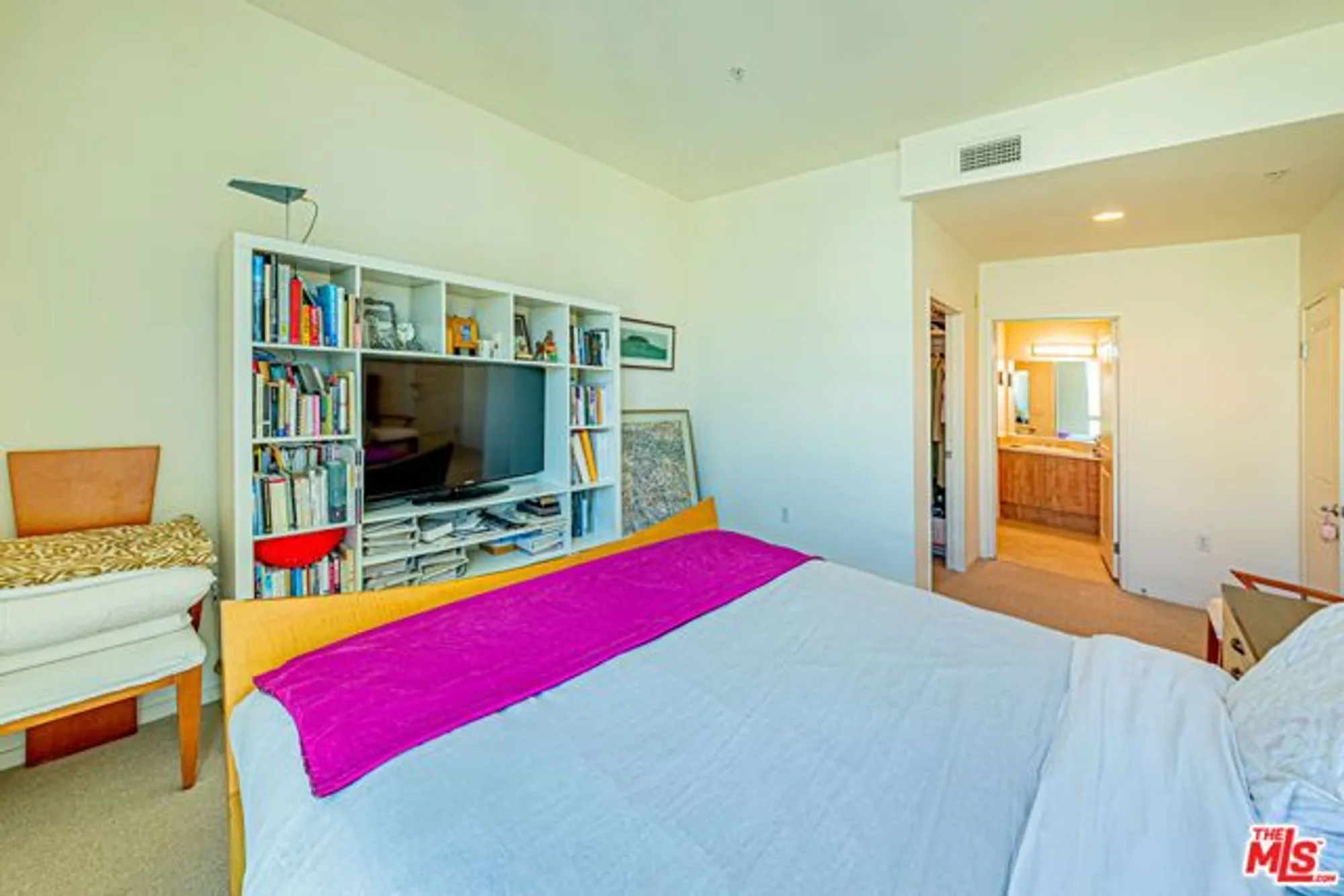Property Slideshow image 14 of 33 | 267 s san pedro st unit 608, Los Angeles, CA, 90012