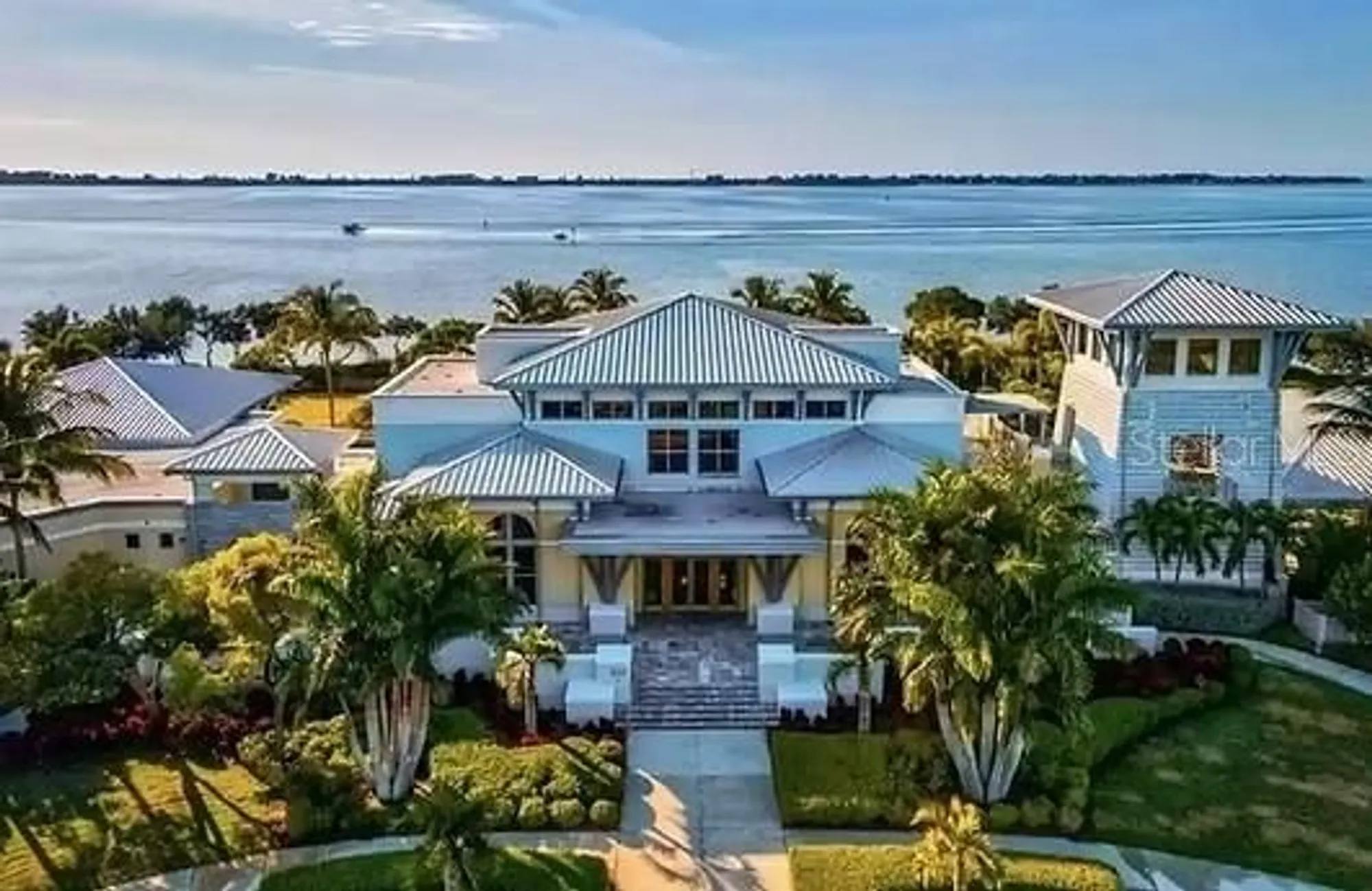 Property Slideshow image 40 of 56 | 311 compass point dr unit 101, Bradenton, FL, 34209