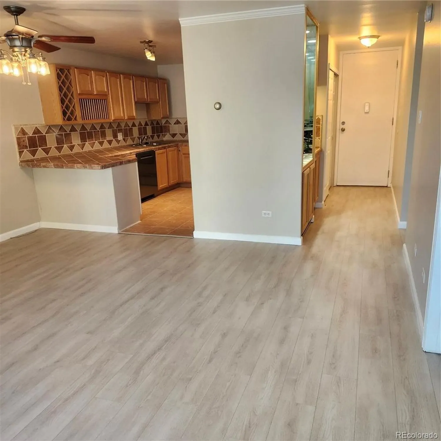 Property Slideshow image 9 of 48 | 755 s clinton st 6b, Denver, CO, 80247