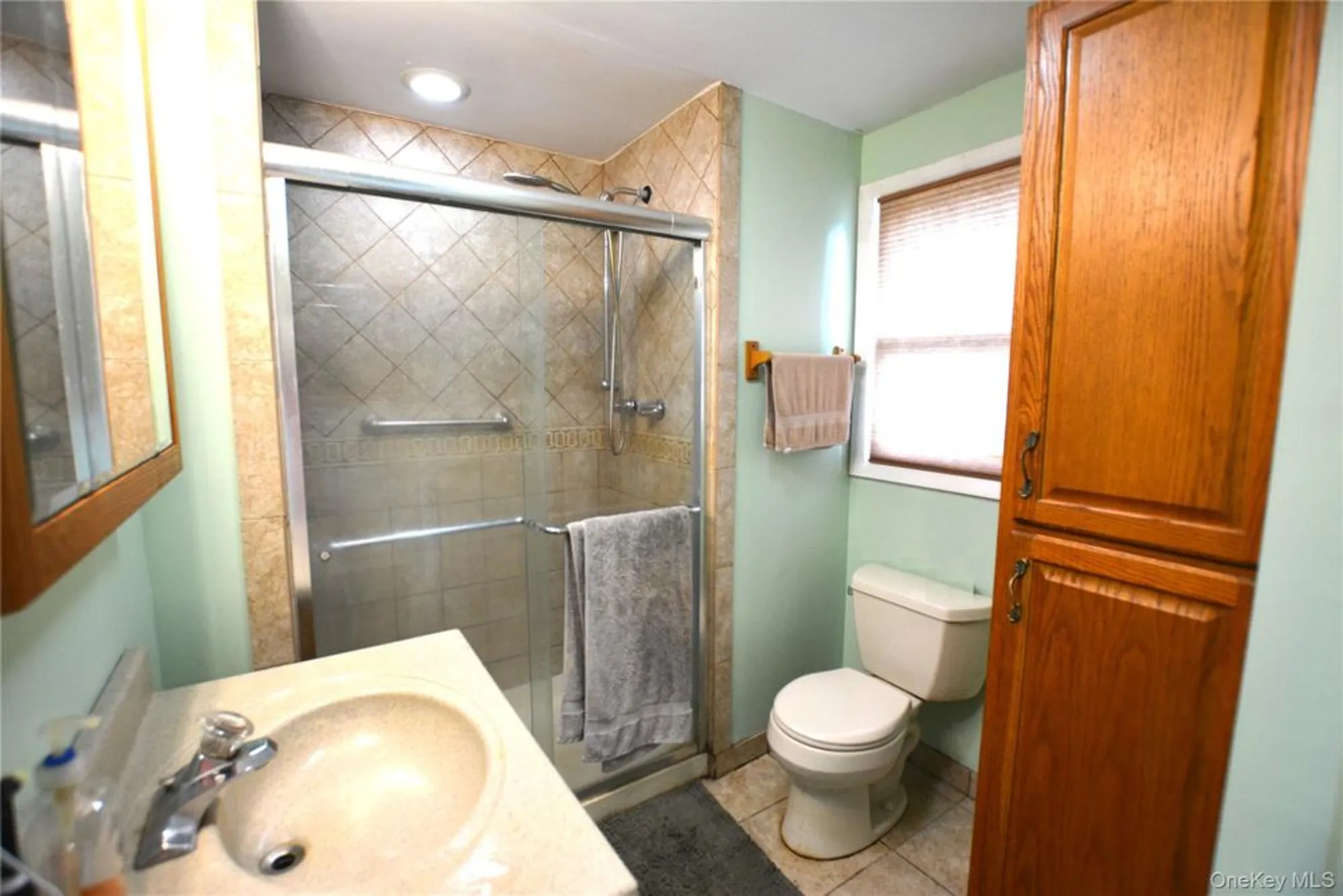 Property Slideshow image 12 of 25 | 19 dogwood ln, Manorville, NY, 11949