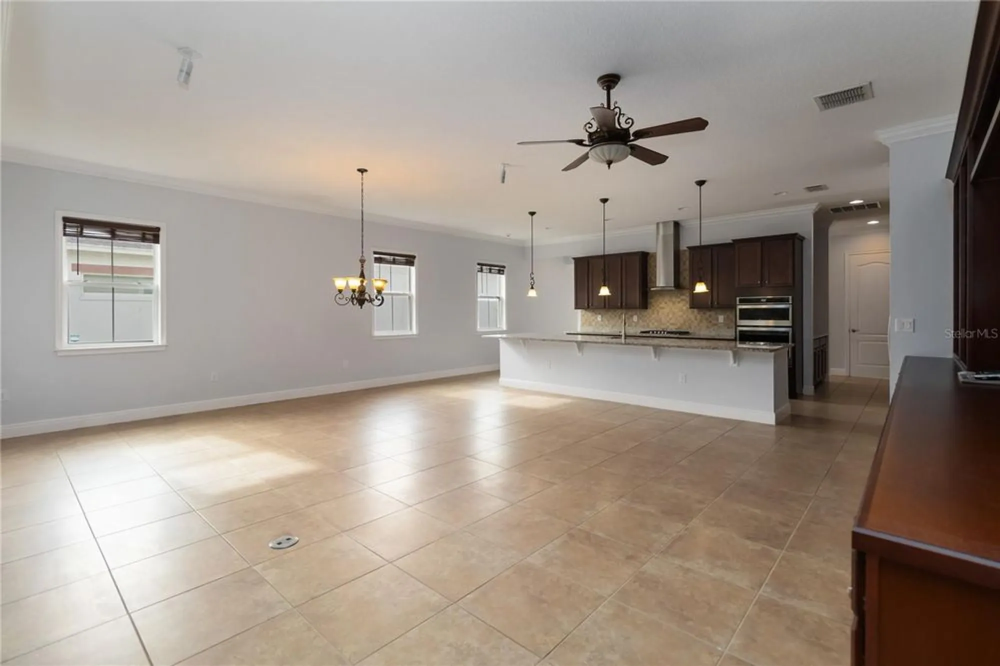 Property Slideshow image 9 of 54 | 5043 vantage ct, Saint Cloud, FL, 34772