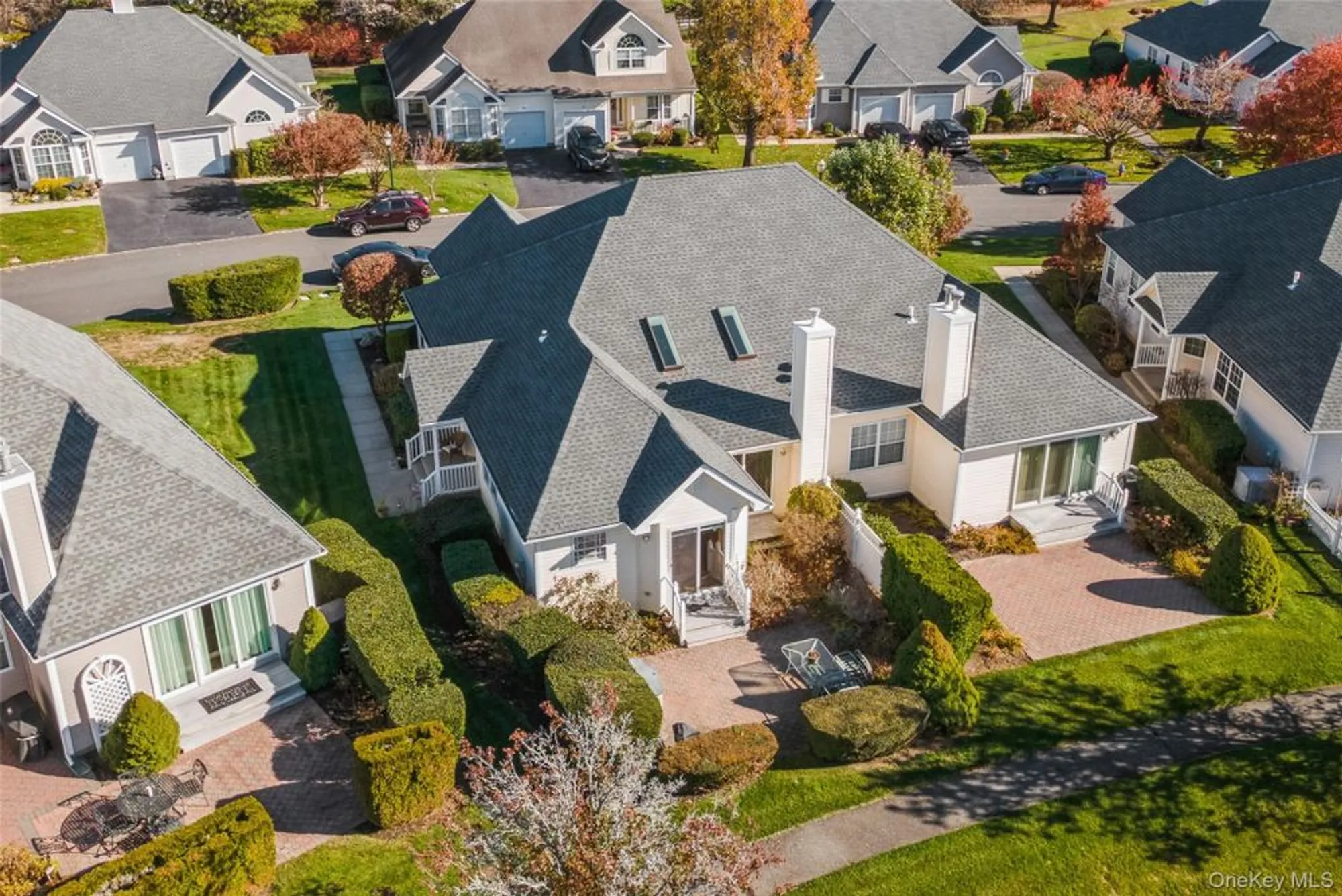 Property Slideshow image 5 of 26 | 53 goose neck ln, Riverhead, NY, 11901