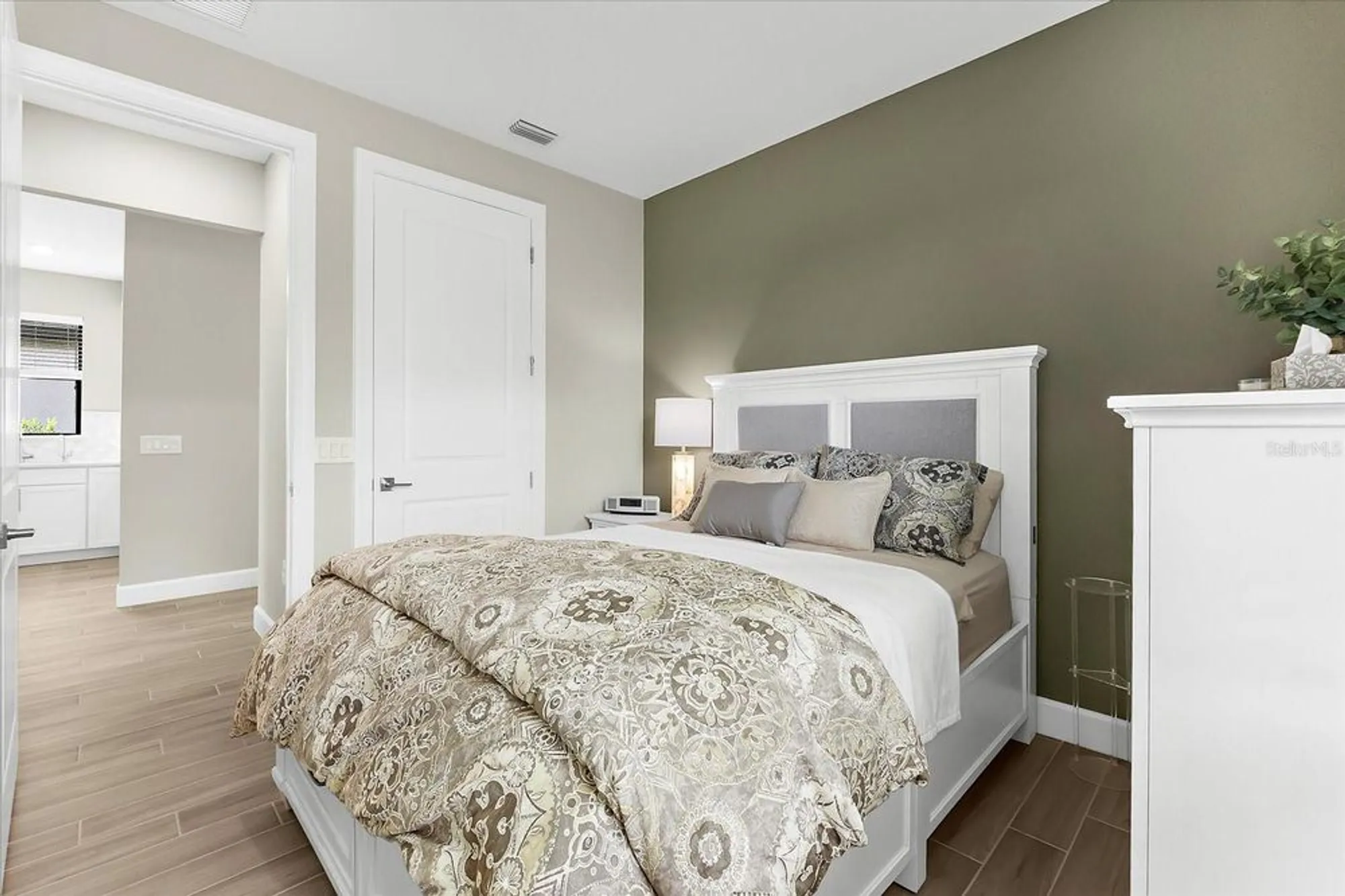 Property Slideshow image 16 of 99 | 6791 alstead cir, Bradenton, FL, 34202