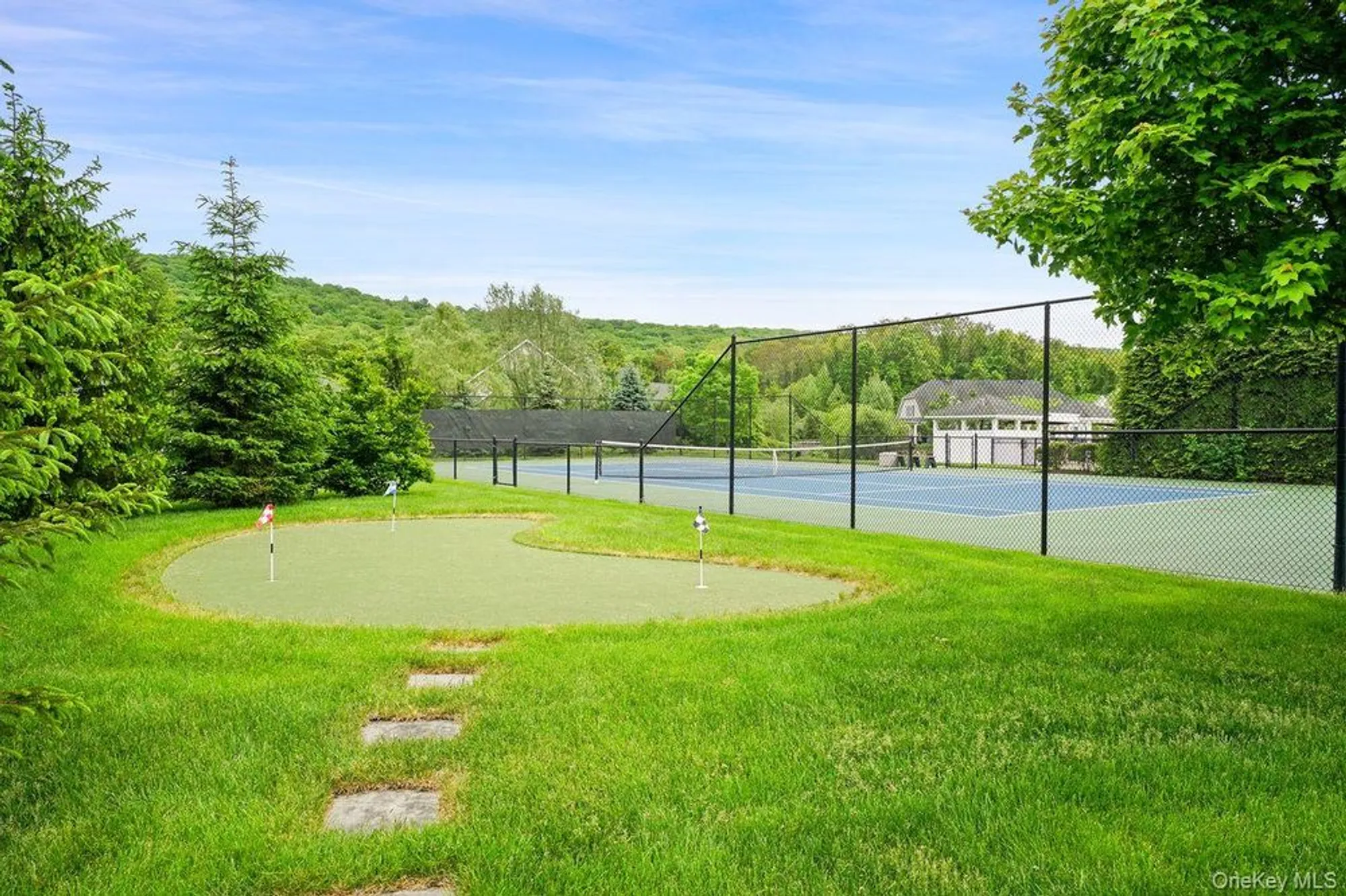Property Slideshow image 8 of 40 | 43 yesterday dr, Cold Spring, NY, 10516