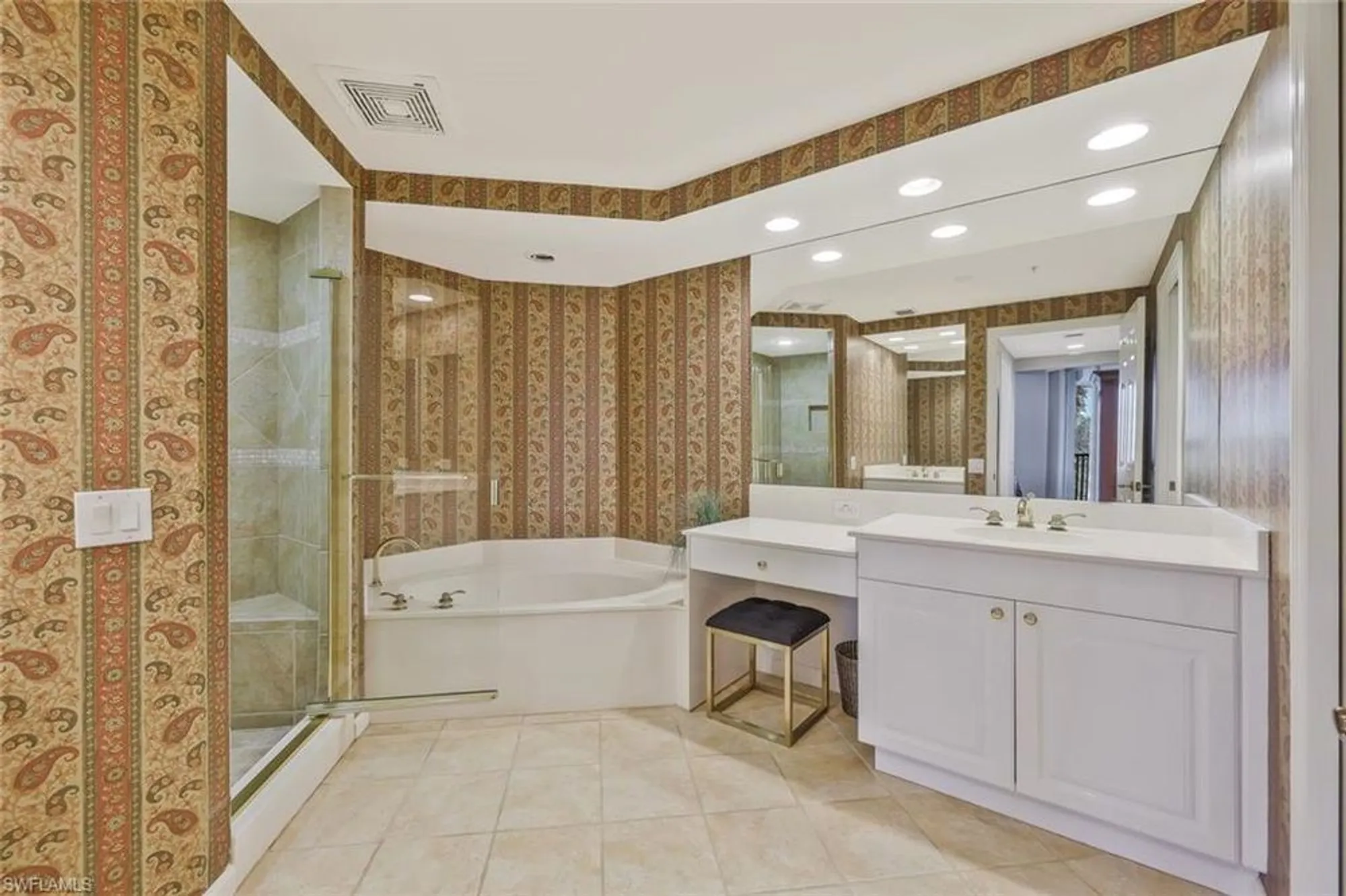 Property Slideshow image 12 of 22 | 23650 via veneto blvd 202, Estero, FL, 34134
