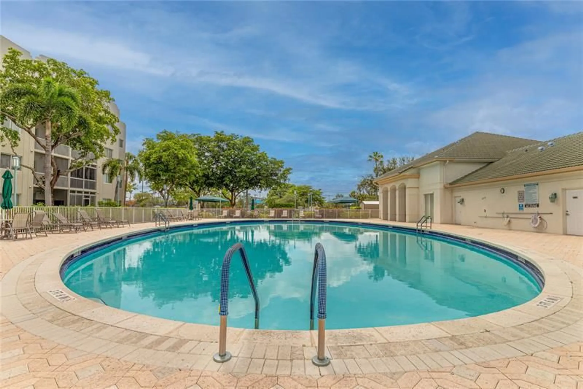 Property Slideshow image 34 of 44 | 7739 southampton ter 411, Tamarac, FL, 33321