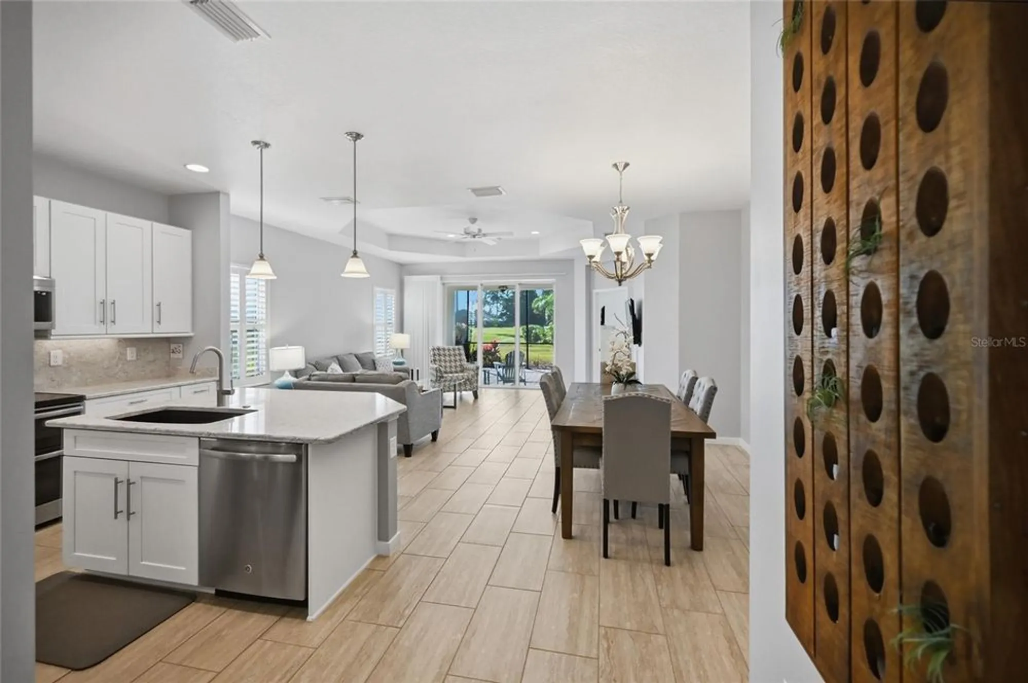 Property Slideshow image 13 of 50 | 7105 vista bella dr, Bradenton, FL, 34209