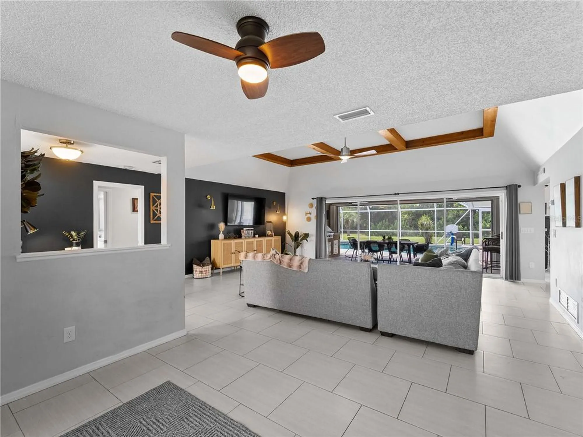 Property Slideshow image 13 of 61 | 523 warwick dr, Venice, FL, 34293