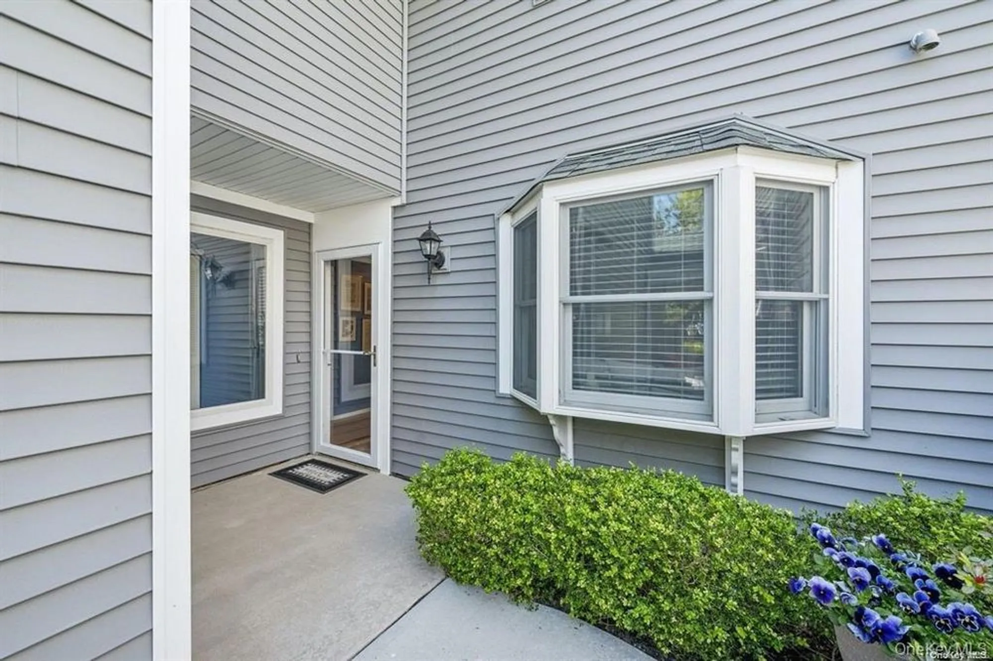 Property Slideshow image 3 of 18 | 416 lindsay ln, Moriches, NY, 11955