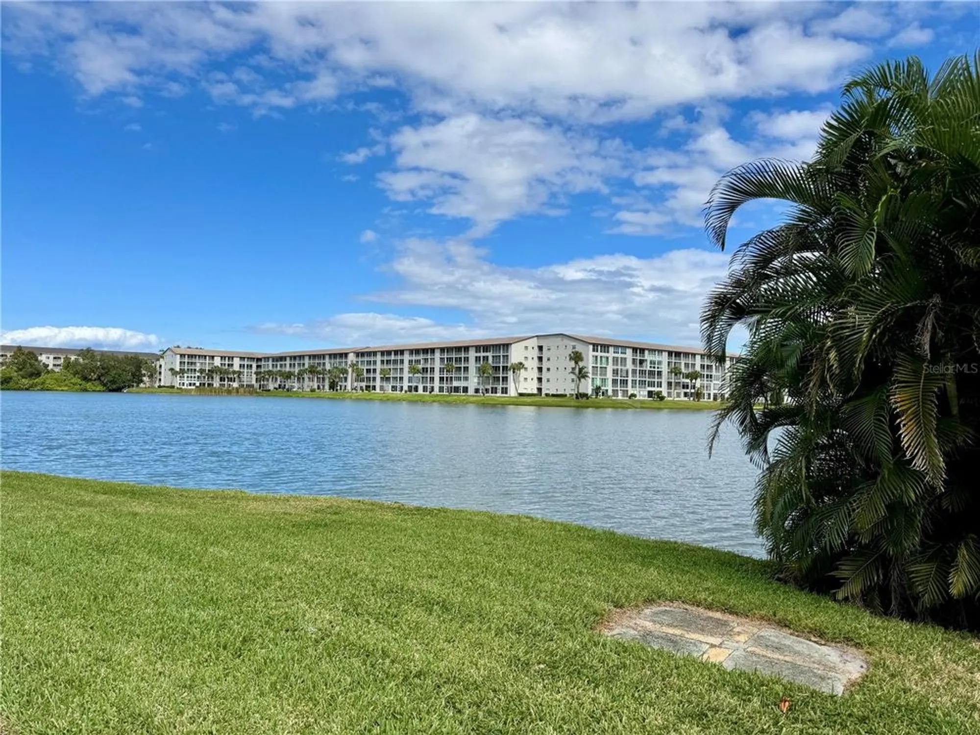 Property Slideshow image 38 of 48 | 3927 lake bayshore dr # f312, Bradenton, FL, 34205