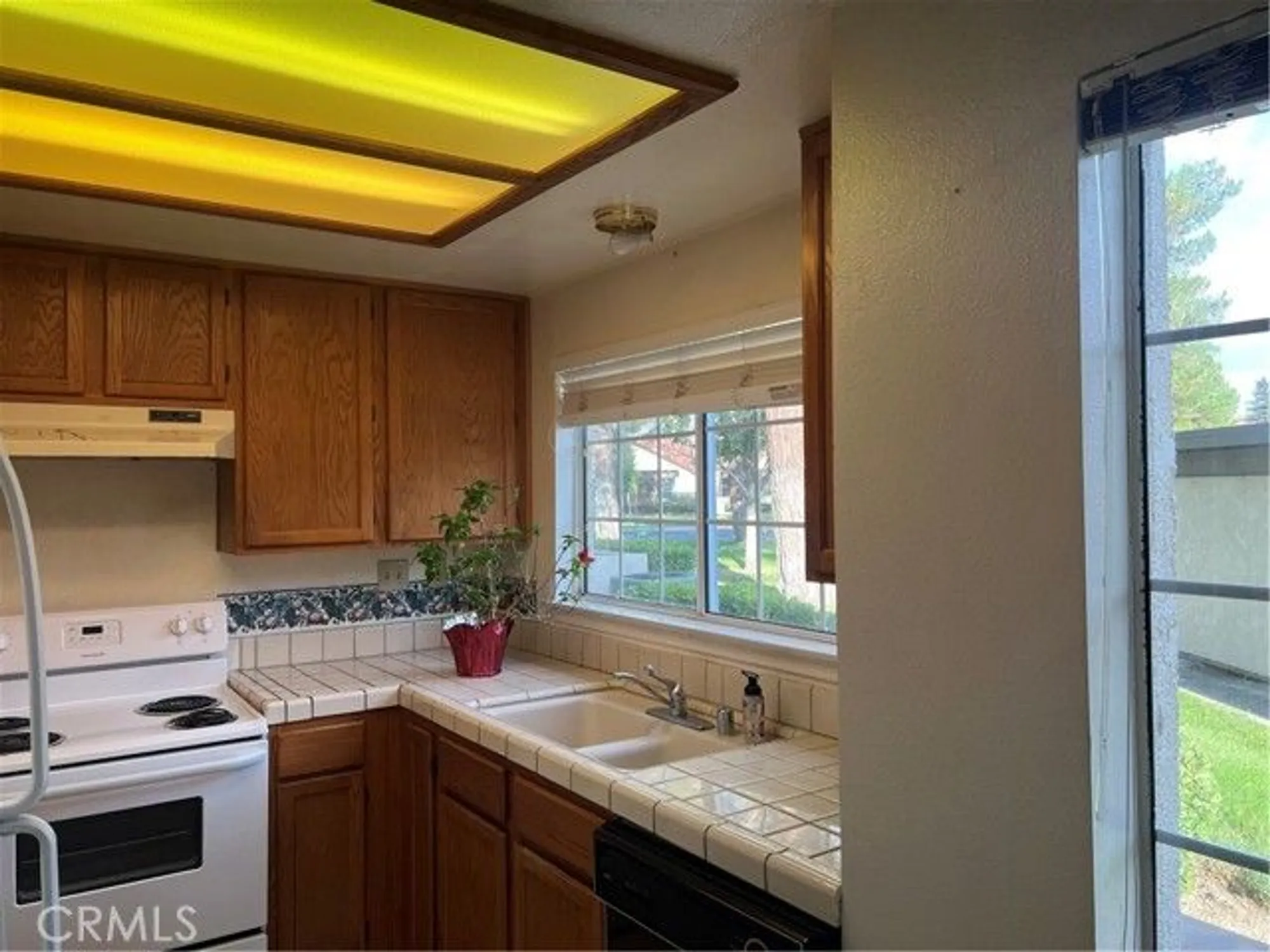 Property Slideshow image 13 of 28 | 19163 palo verde dr, Apple Valley, CA, 92308