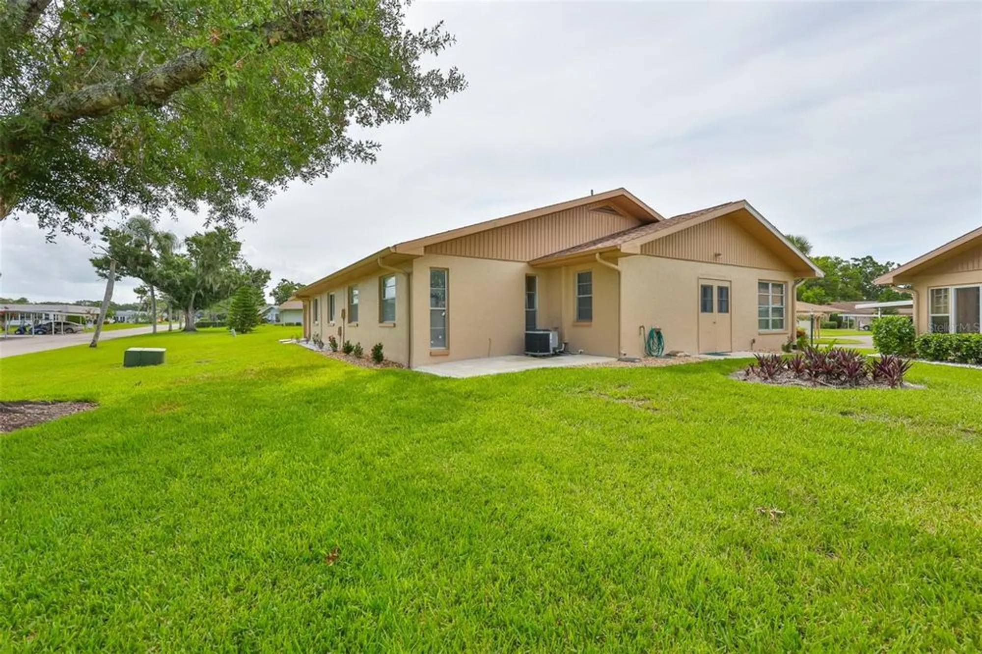 Property Slideshow image 31 of 55 | 401 feltham trl a, Sun City Center, FL, 33573