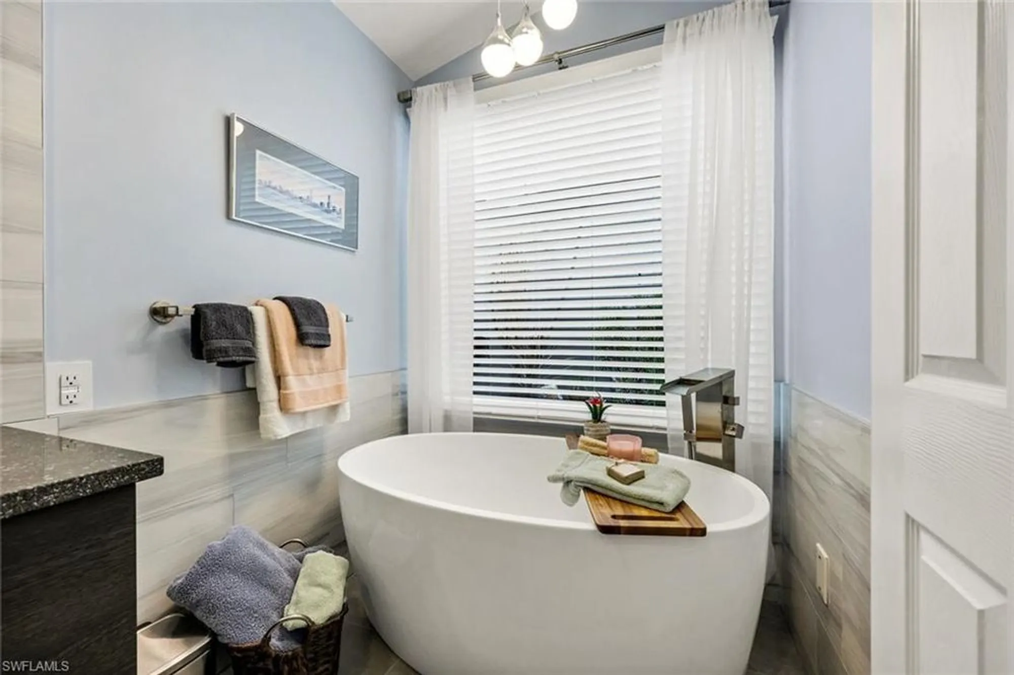 Property Slideshow image 14 of 25 | 27171 enclave dr, Bonita Springs, FL, 34134