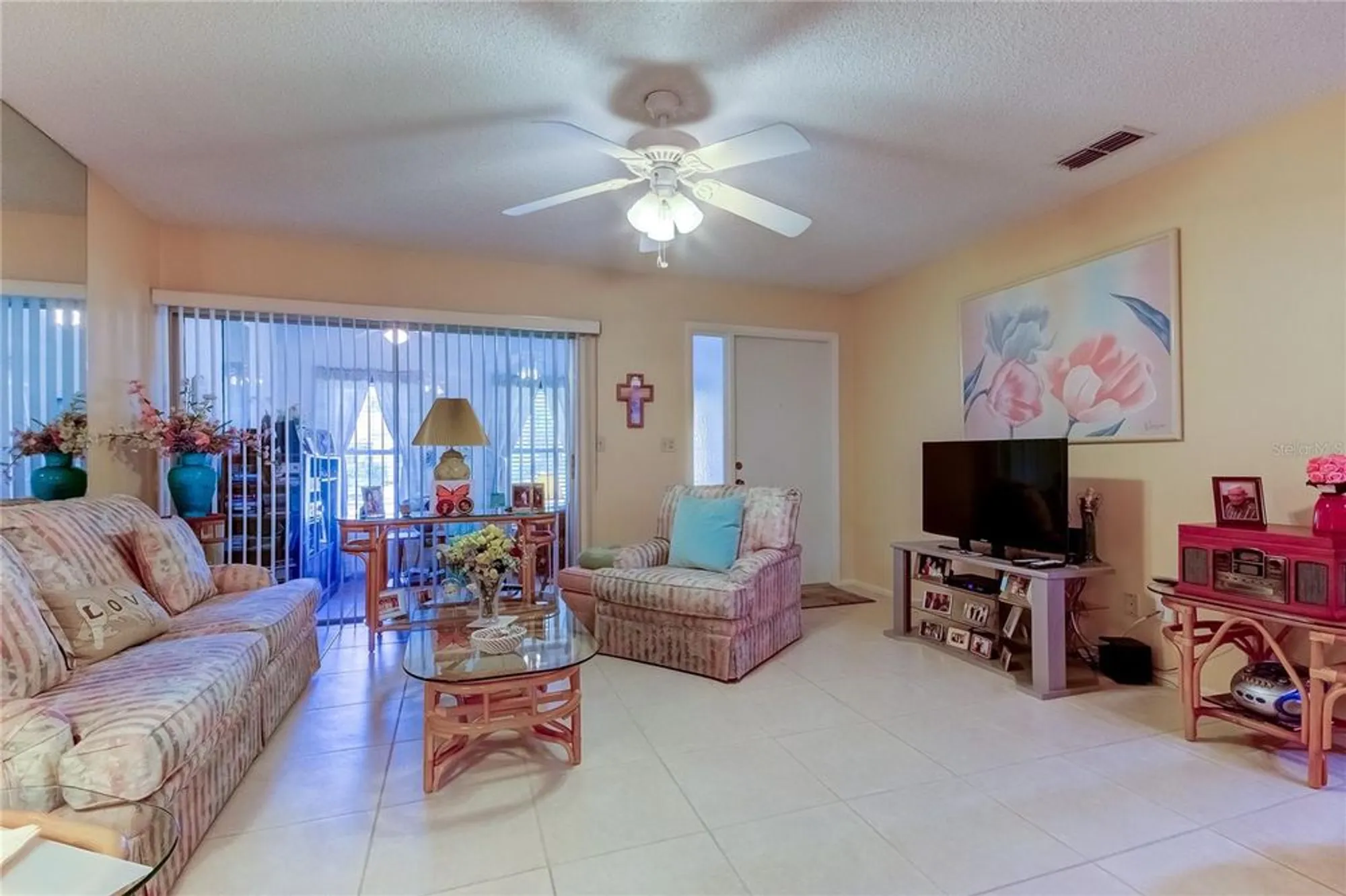 Property Slideshow image 18 of 44 | 3283 hilary cir 2c, Palm Harbor, FL, 34684