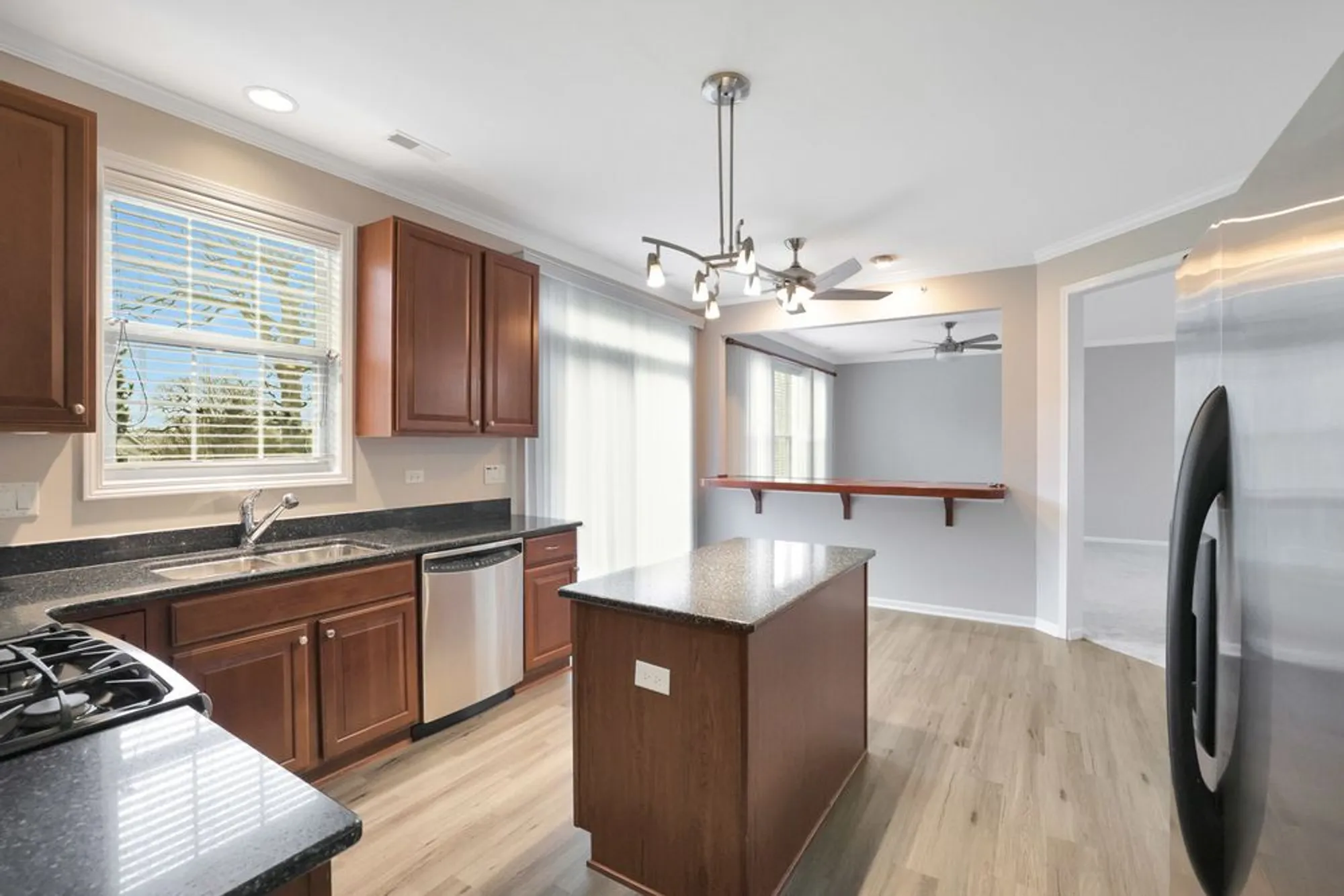 Property Slideshow image 10 of 25 | 13322 arboretum ln, Huntley, IL, 60142